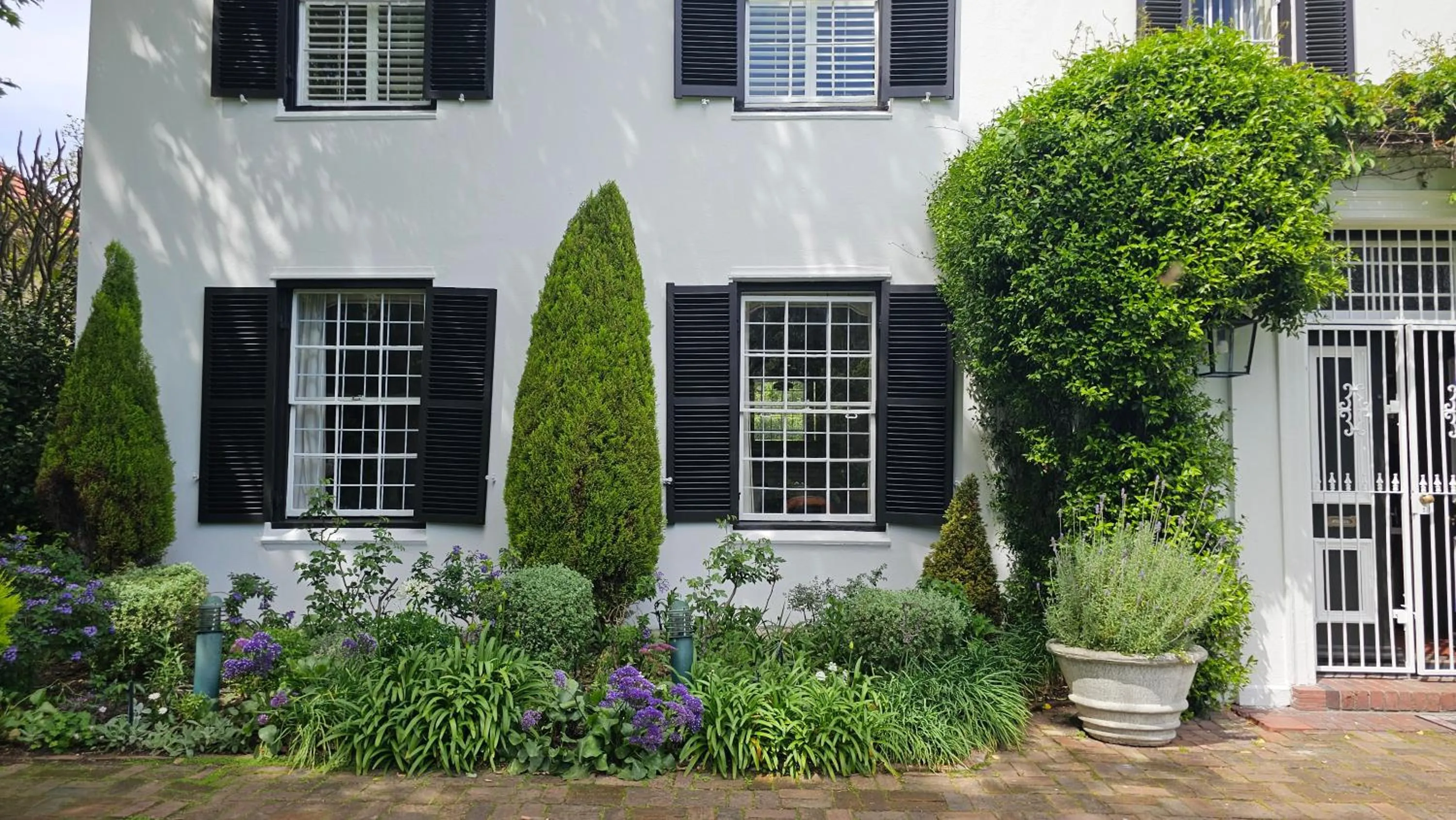 Property building in Sandown Lodge