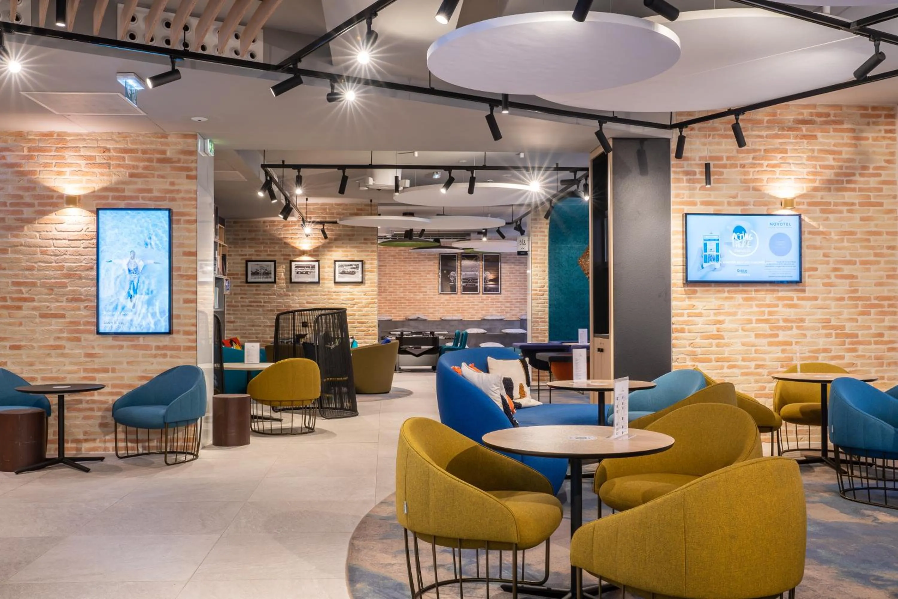 Seating area in Novotel Deauville Plage