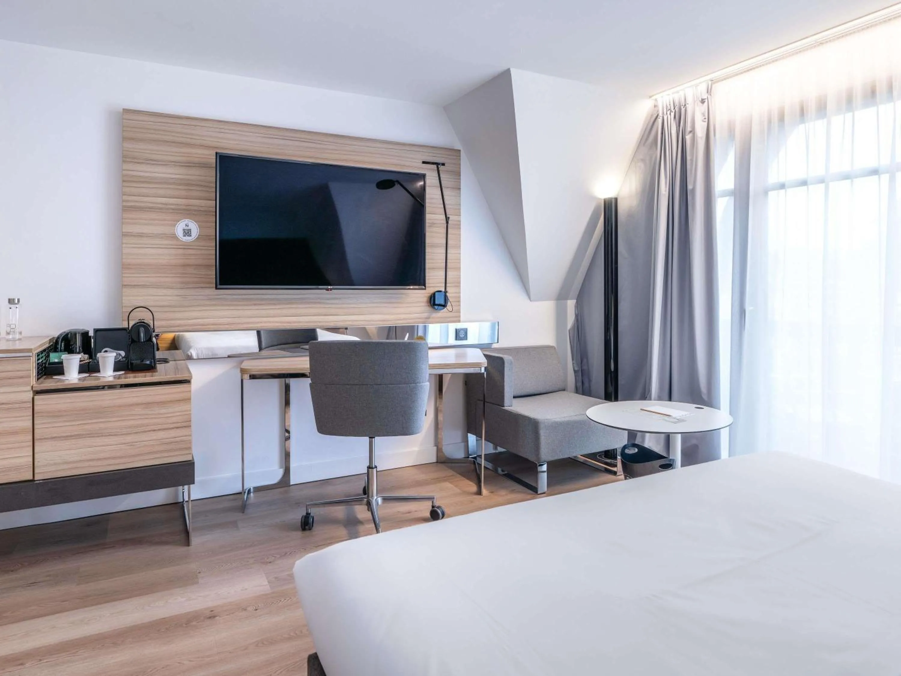 Bedroom, Bed in Novotel Deauville Plage