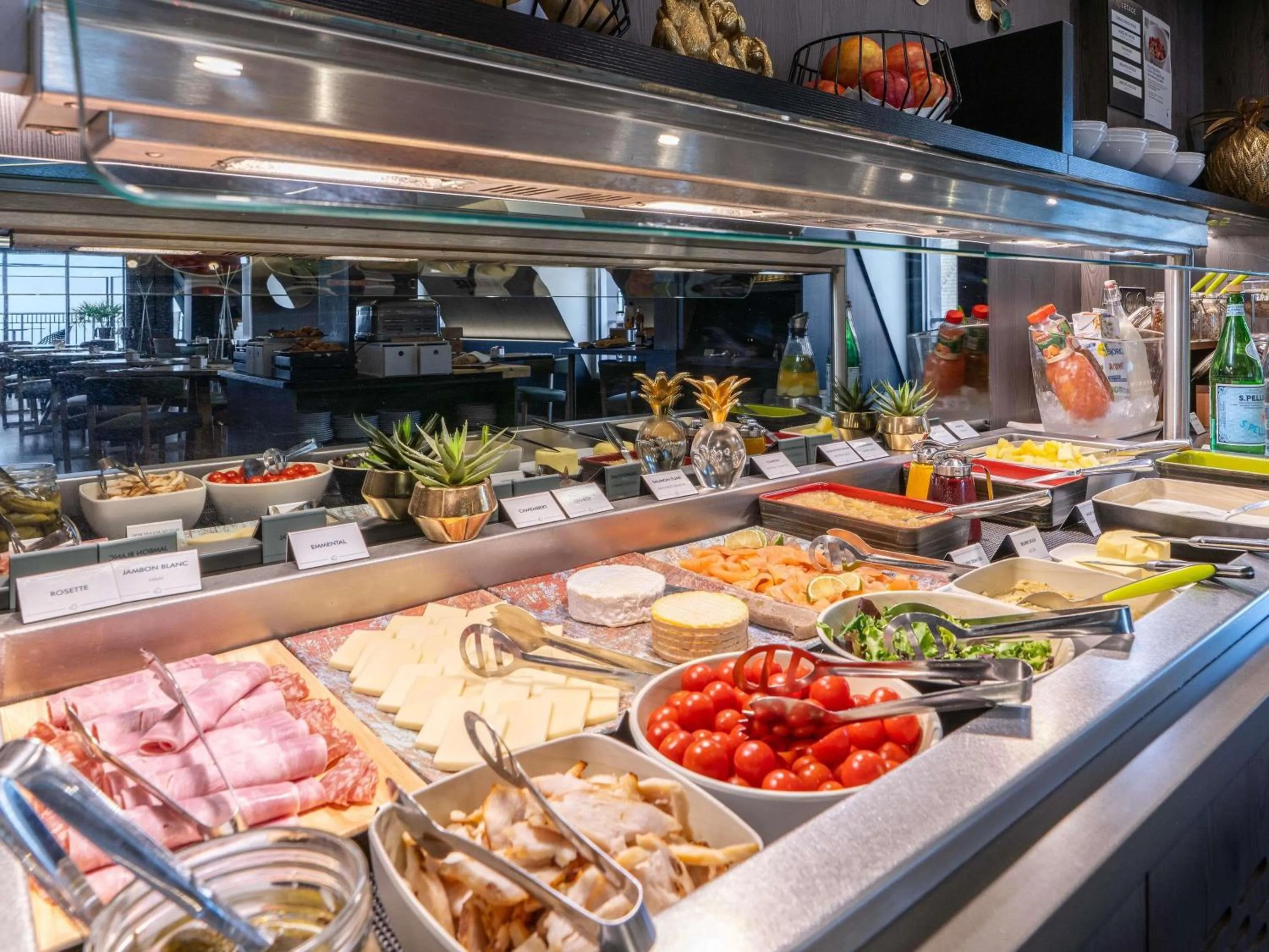 Breakfast in Novotel Deauville Plage