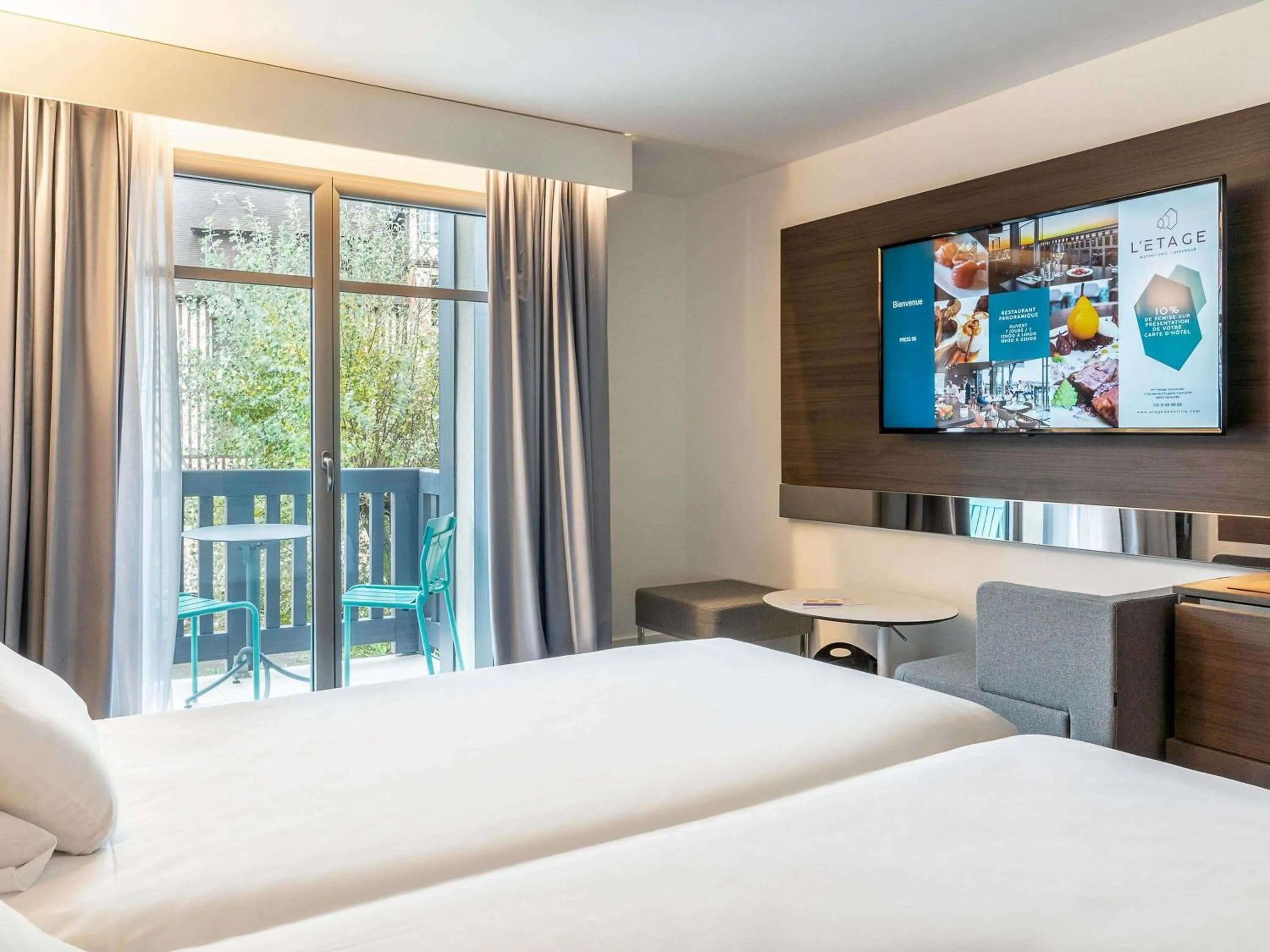 Bedroom, Bed in Novotel Deauville Plage