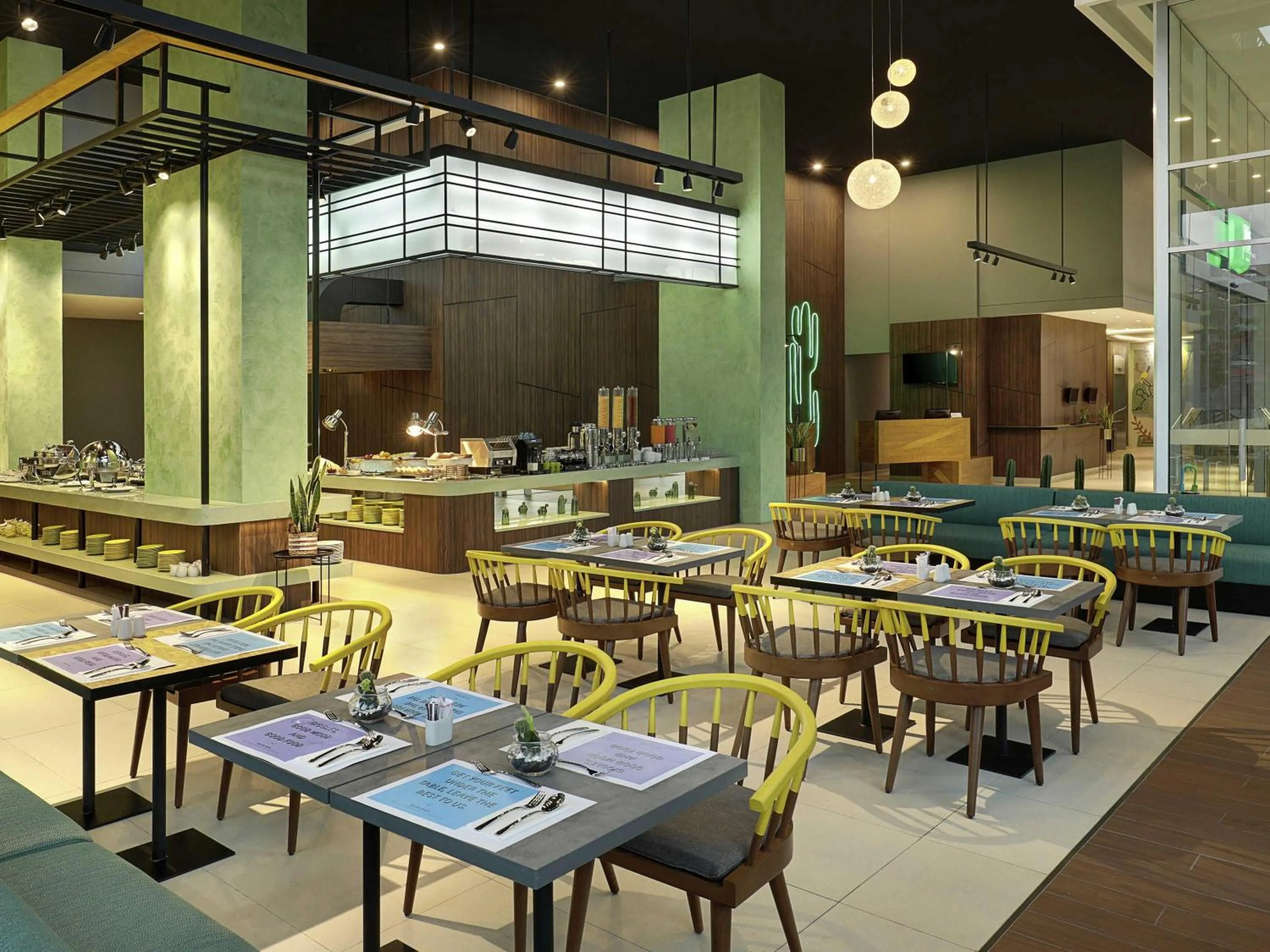 Restaurant/places to eat in ibis Styles Jakarta Simatupang