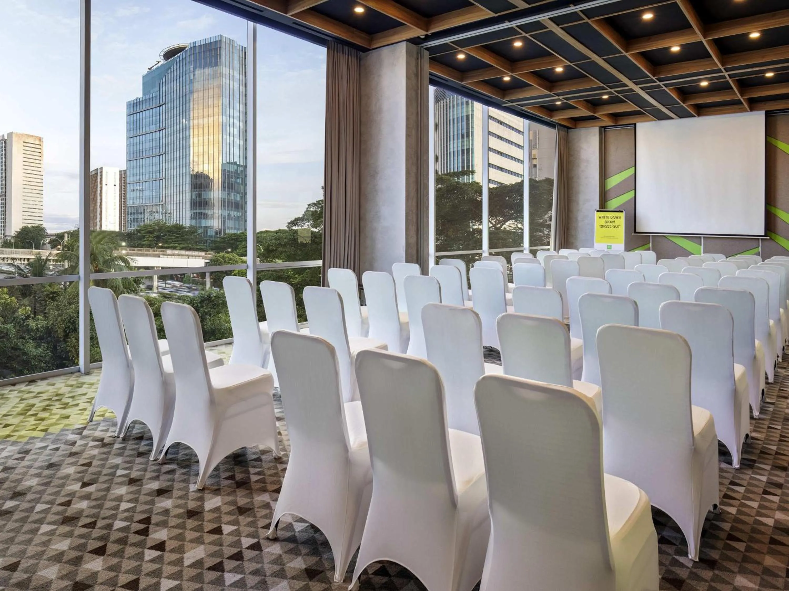 Meeting/conference room in ibis Styles Jakarta Simatupang