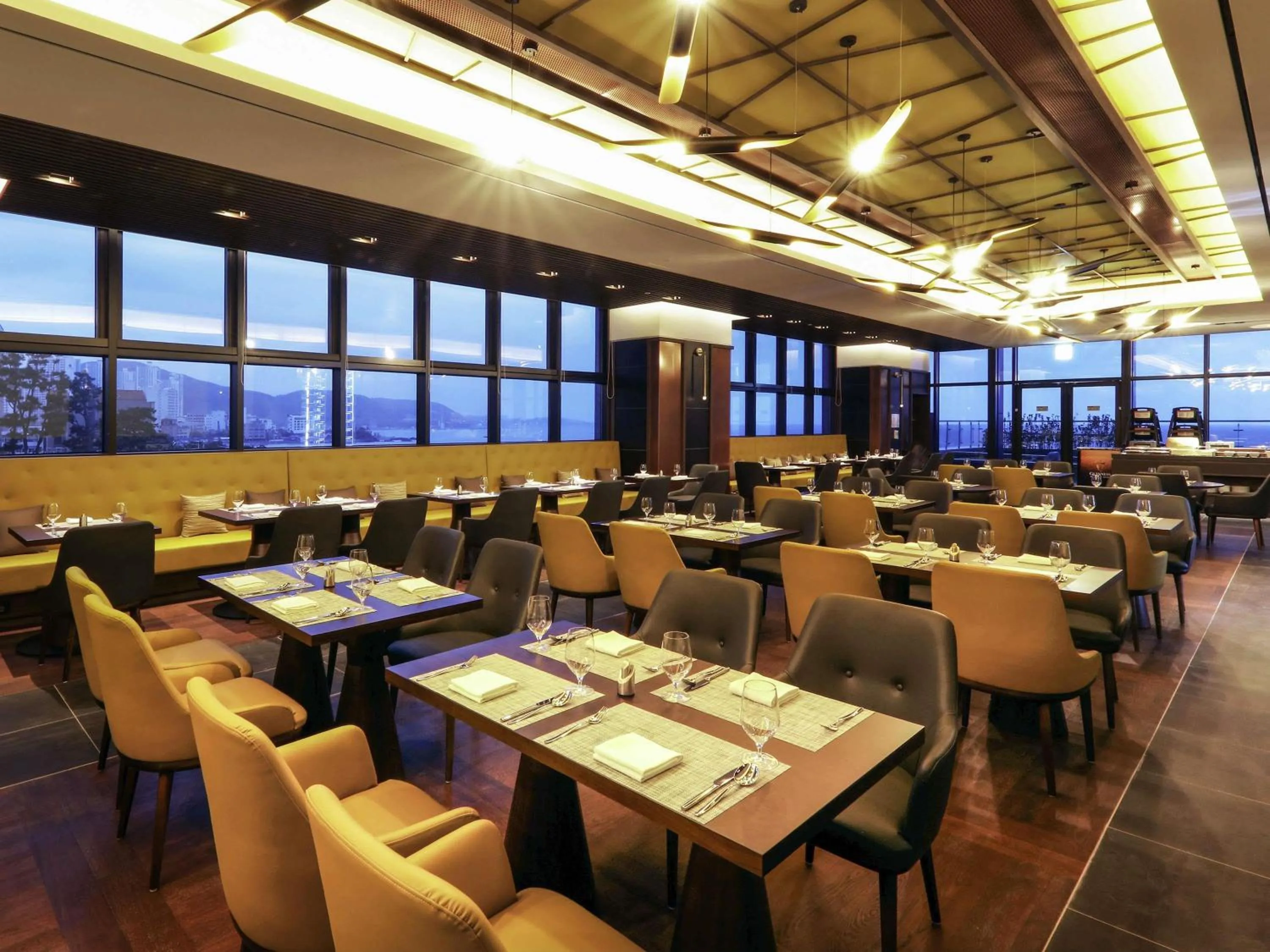 Restaurant/places to eat in Mercure Ambassador Ulsan