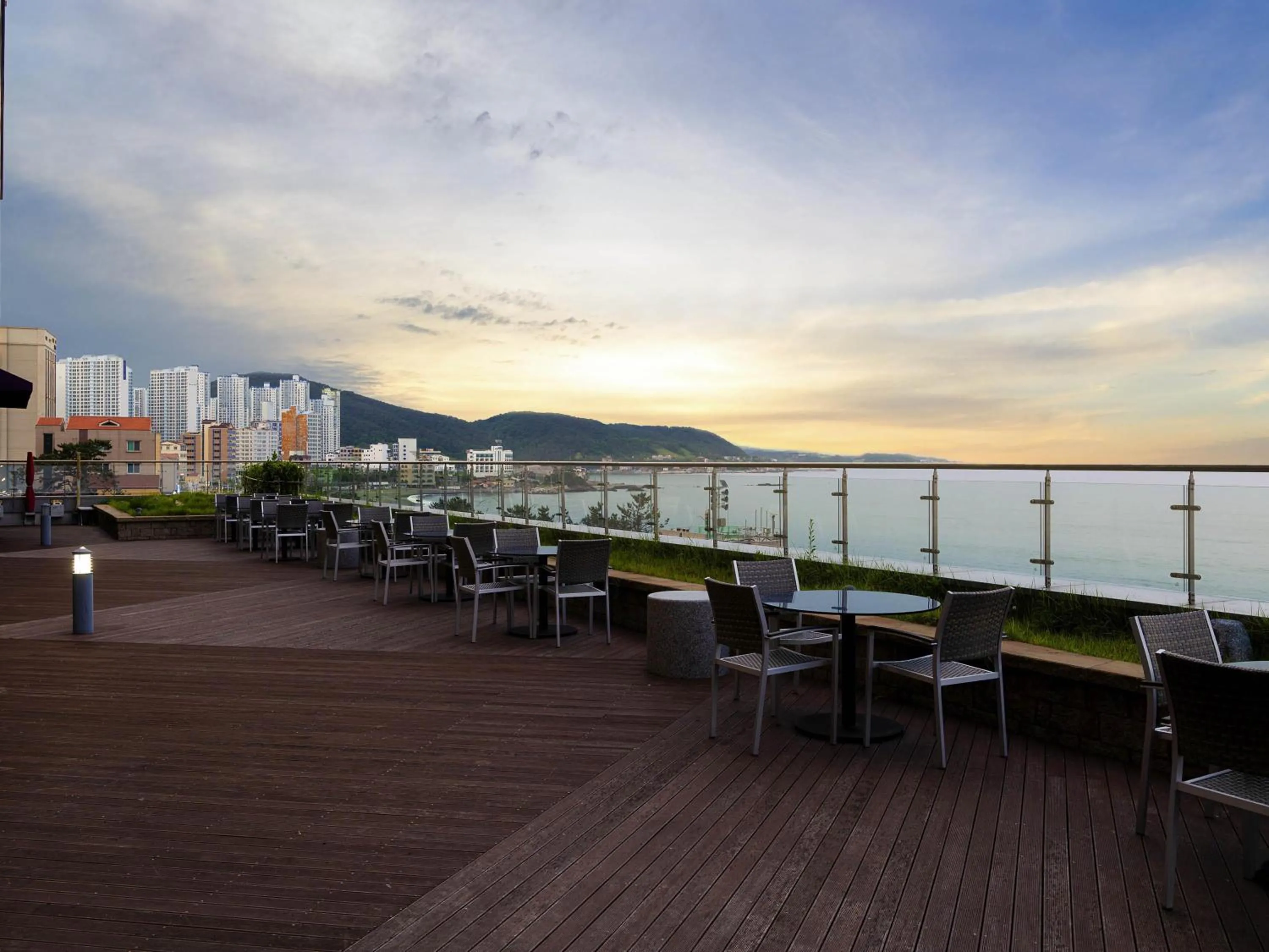 Restaurant/places to eat in Mercure Ambassador Ulsan