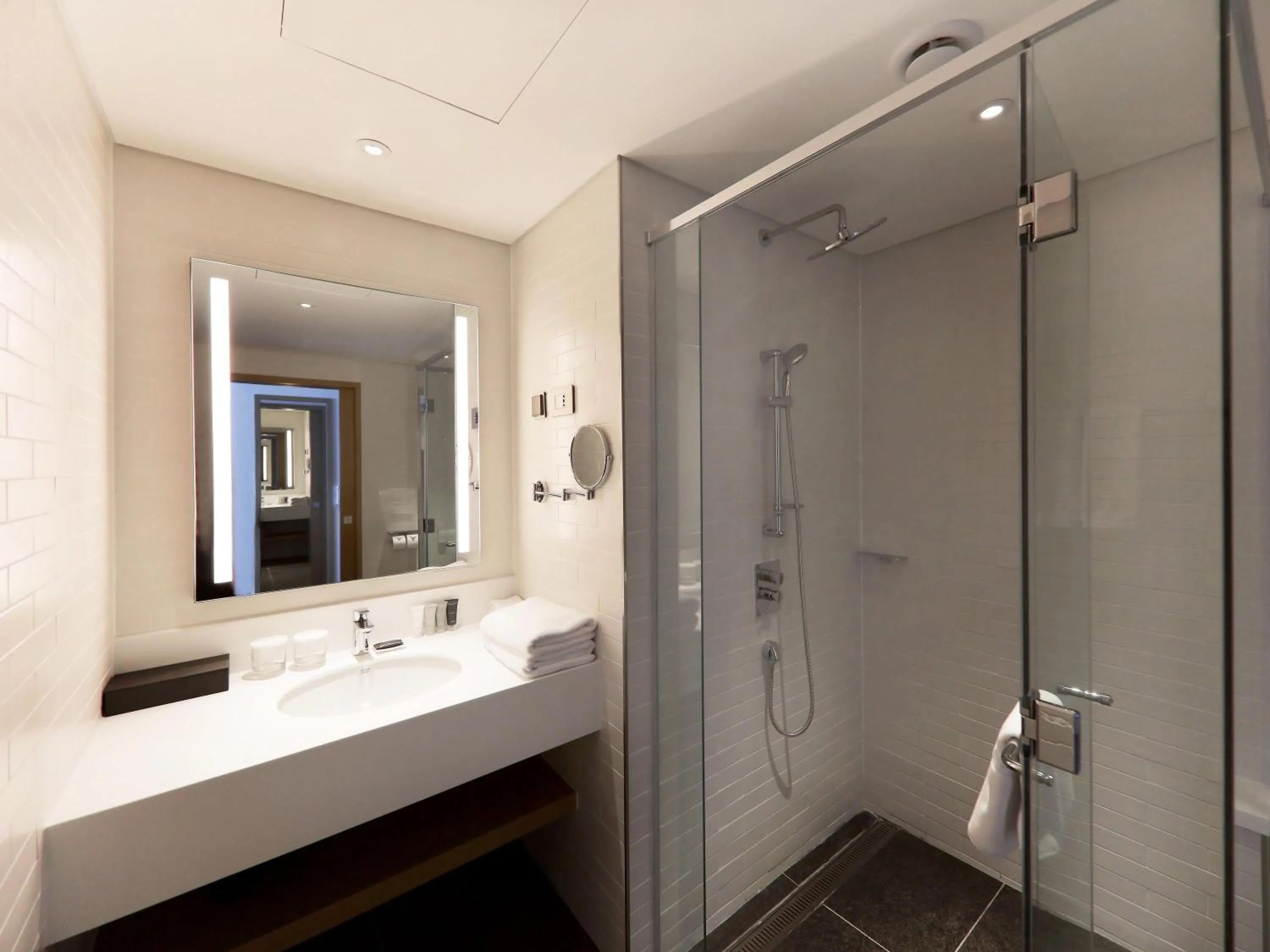 Bedroom in Mercure Ambassador Ulsan