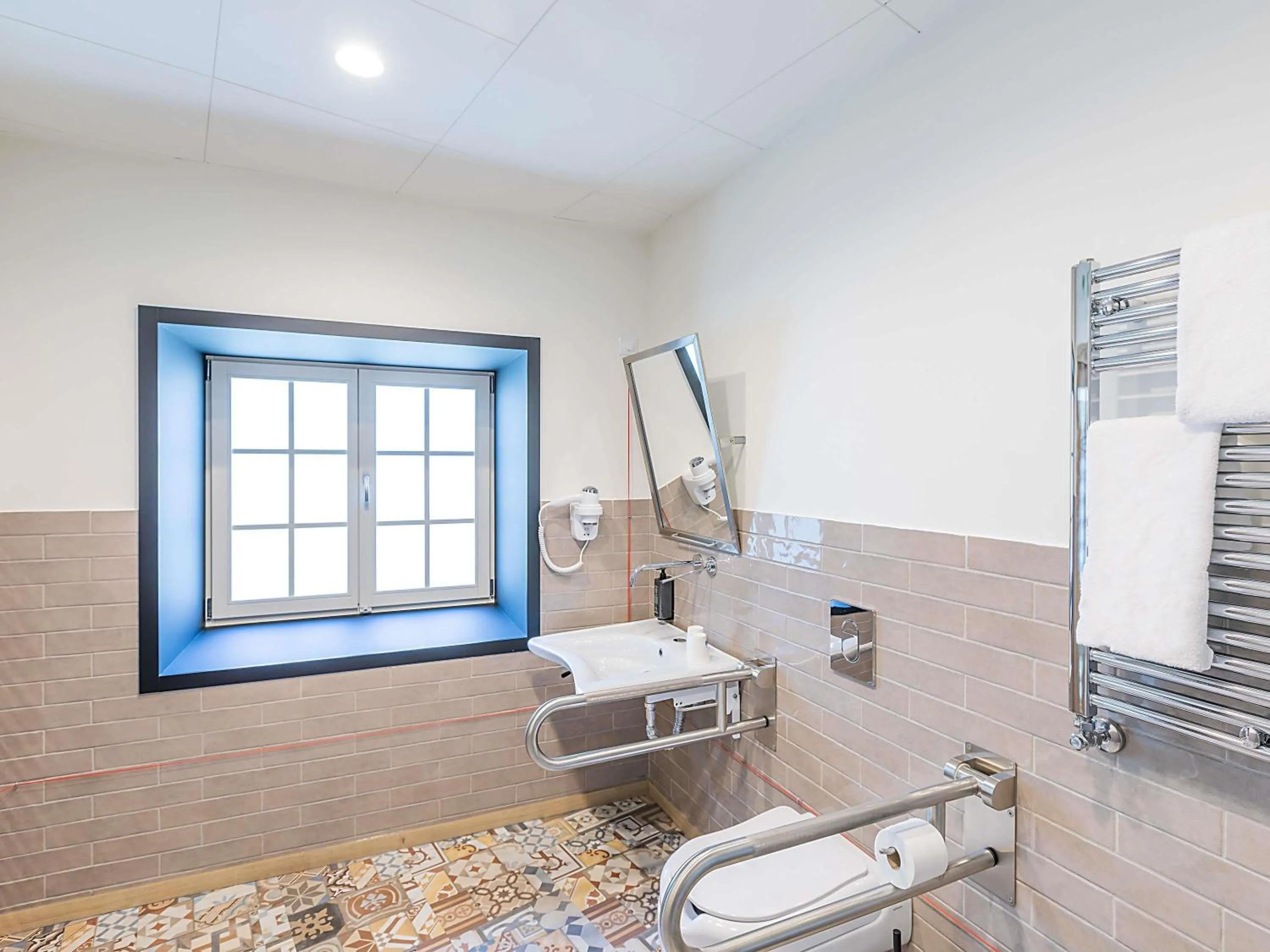 Bedroom in ibis Styles Chaves