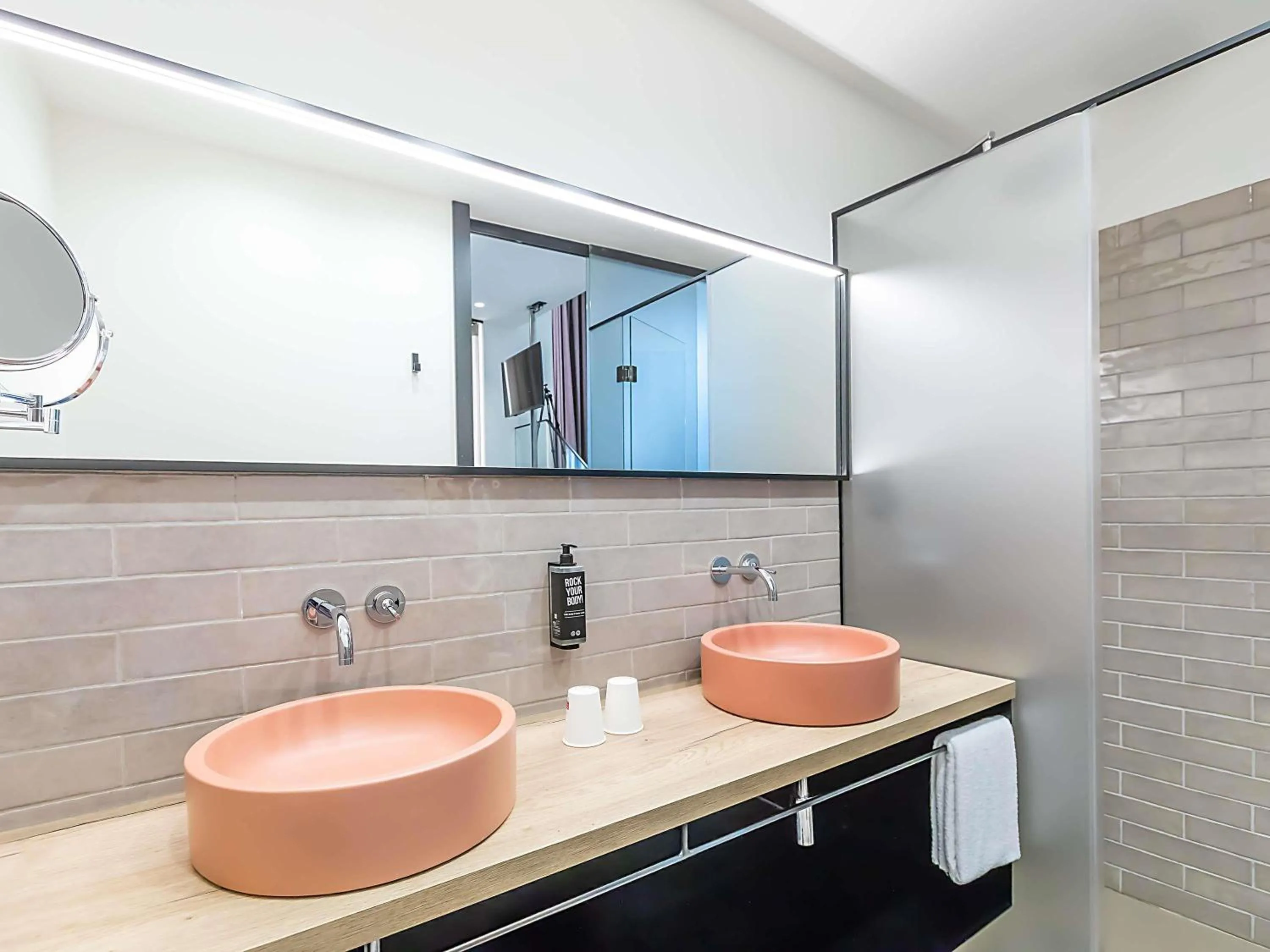 Bedroom in ibis Styles Chaves