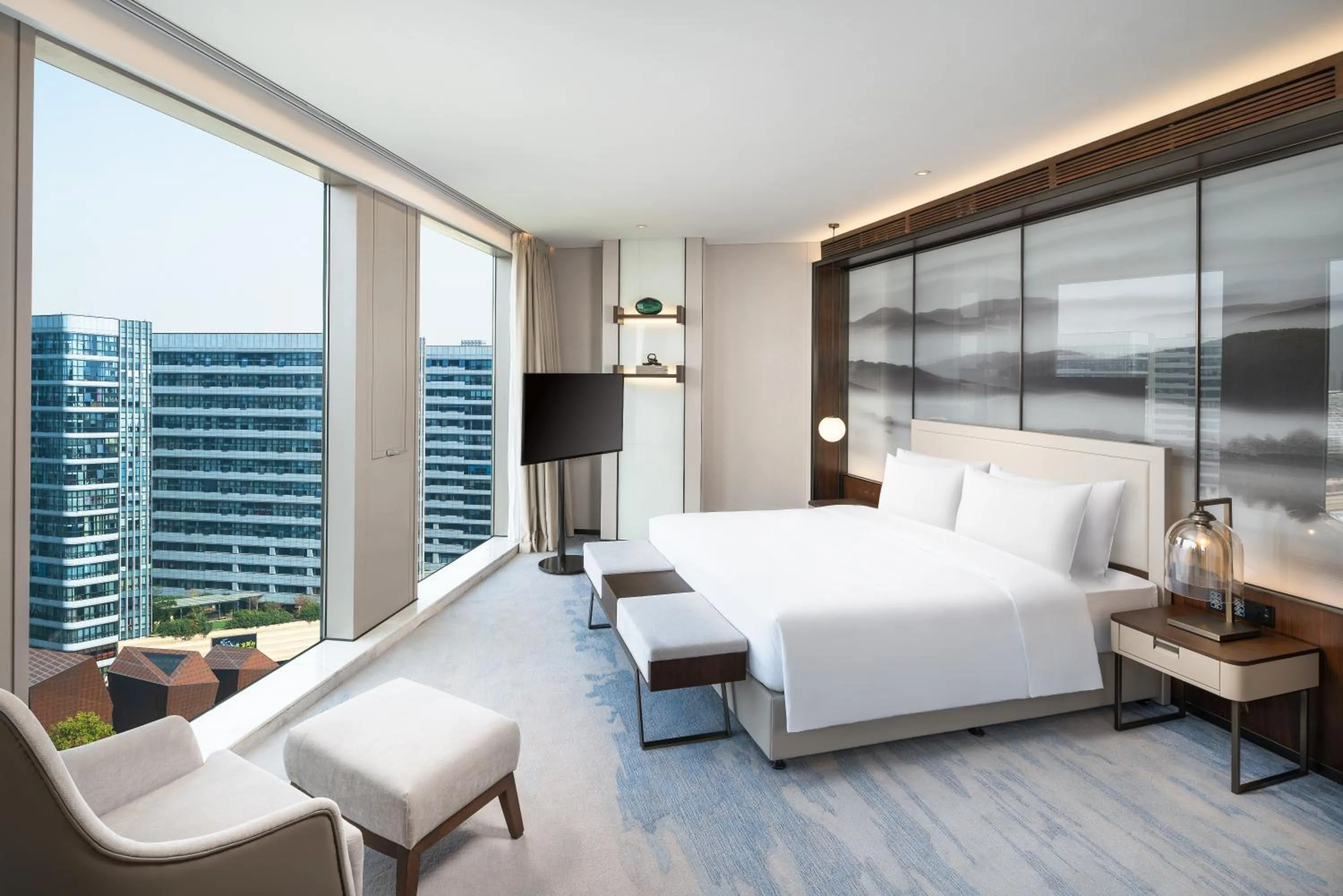 Bedroom, Bed in Radisson Blu Hangzhou Xintiandi