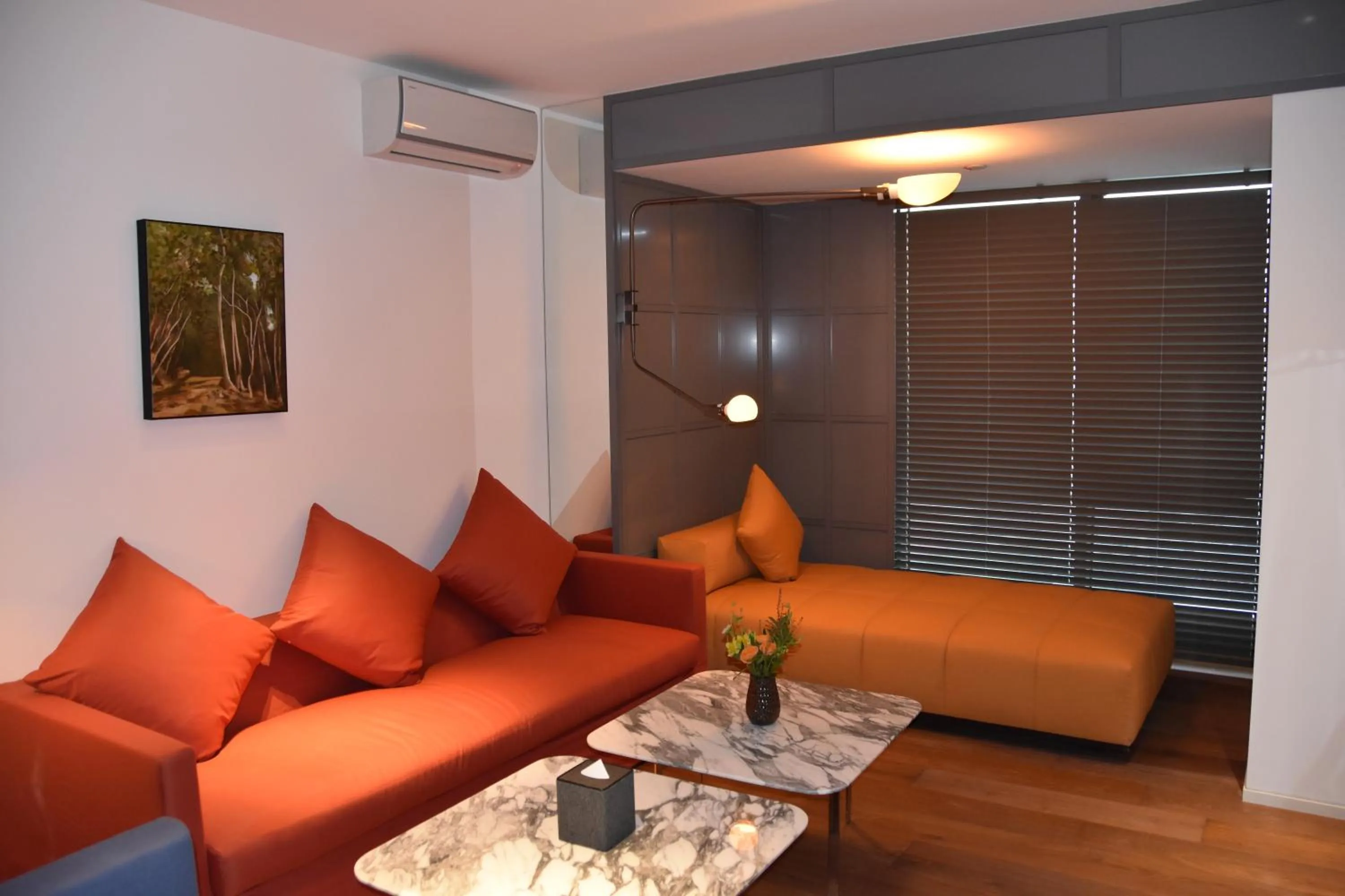 Living room in Hotel Kapok Shenzhen HouHai (Close to Shenzhen Bay)