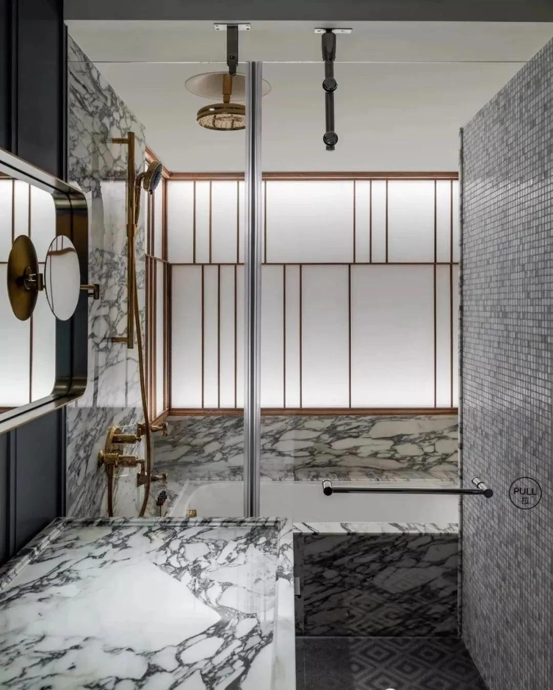 Bathroom in Hotel Kapok Shenzhen HouHai (Close to Shenzhen Bay)