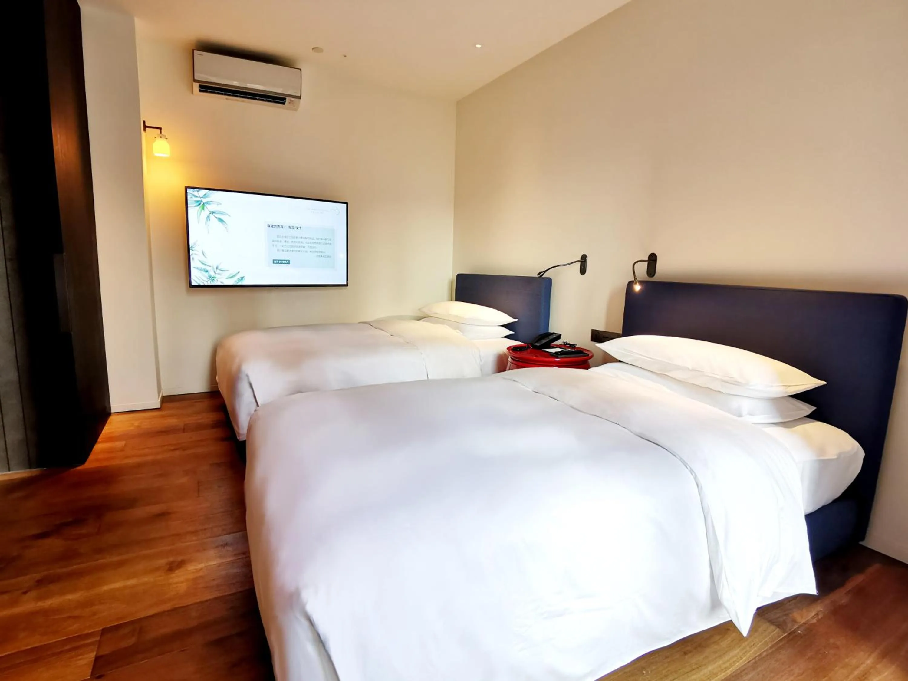 Bed in Hotel Kapok Shenzhen HouHai (Close to Shenzhen Bay)