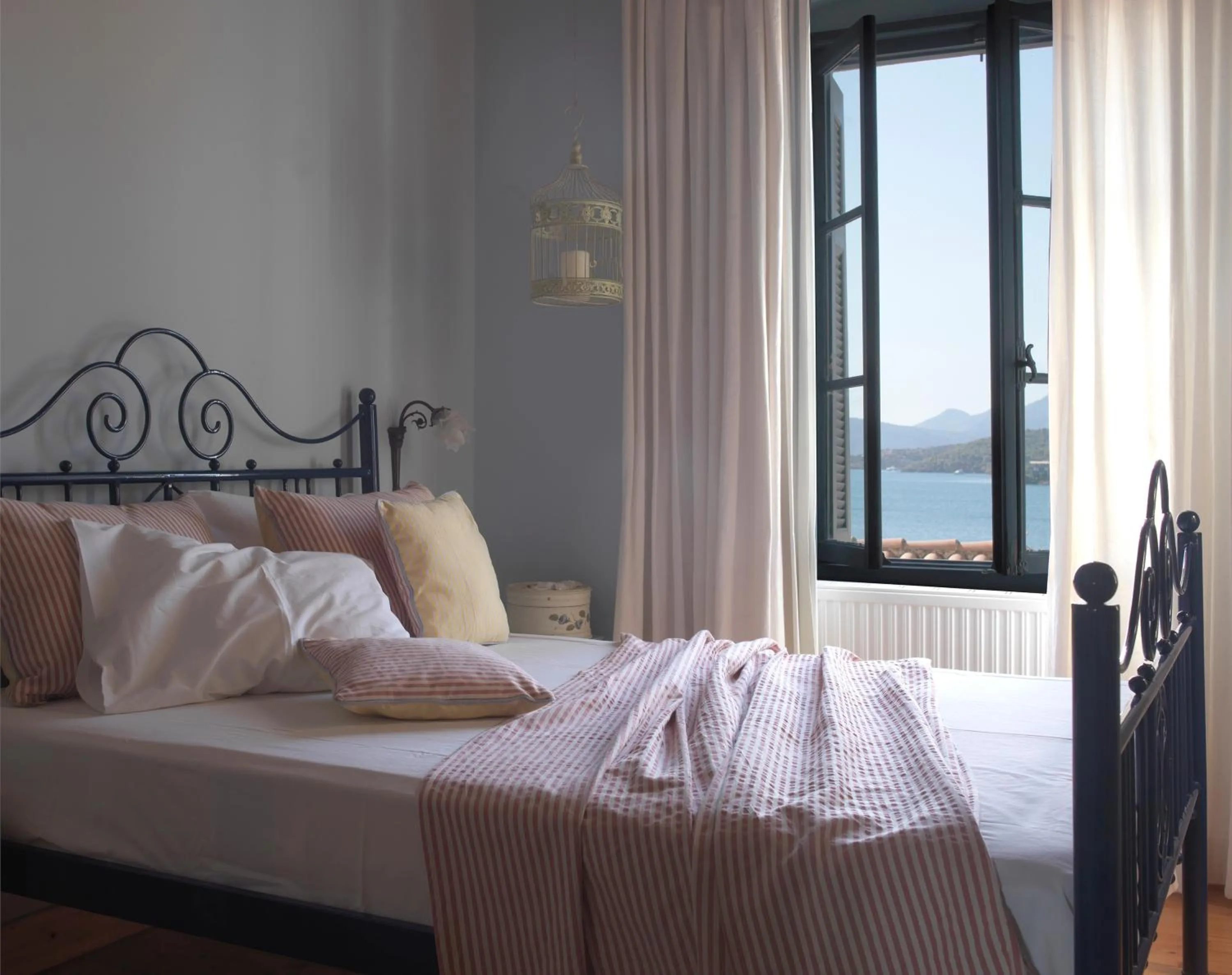 Bedroom, Bed in Sto Roloi Island Houses