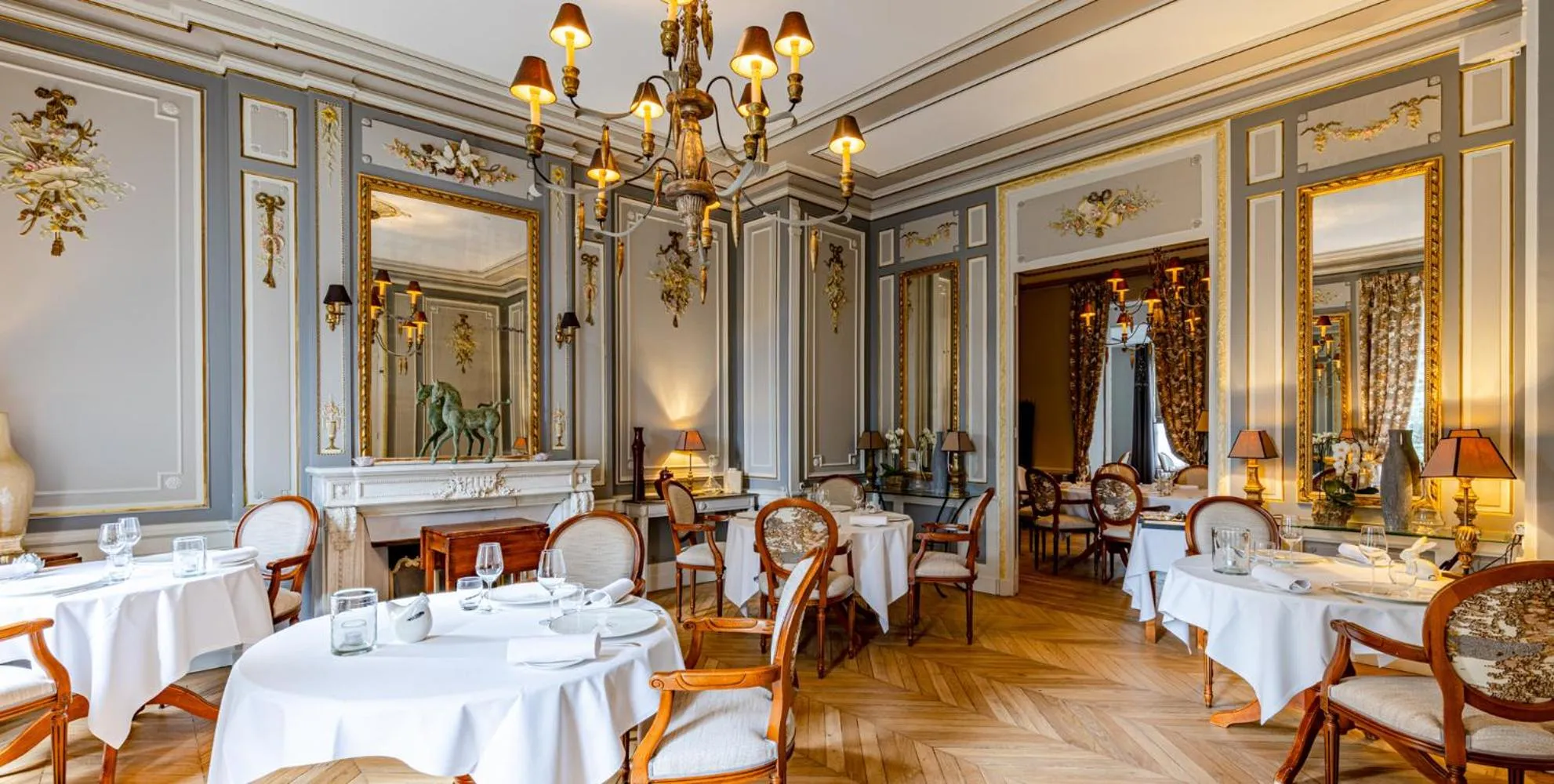 Restaurant/places to eat in Cèdre Beaune, A Beauvallon Hotel & Spa