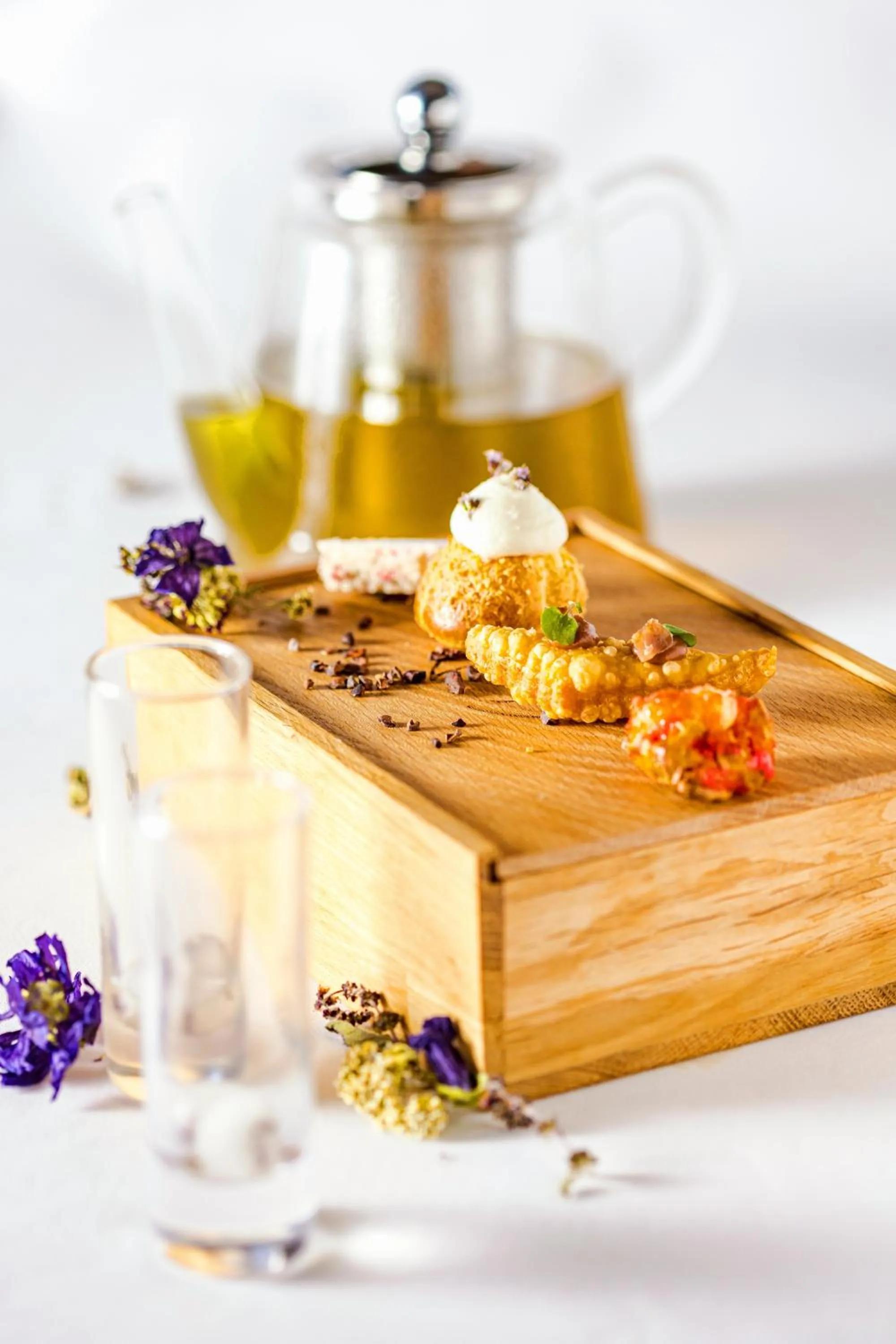 Restaurant/places to eat in Cèdre Beaune, A Beauvallon Hotel & Spa