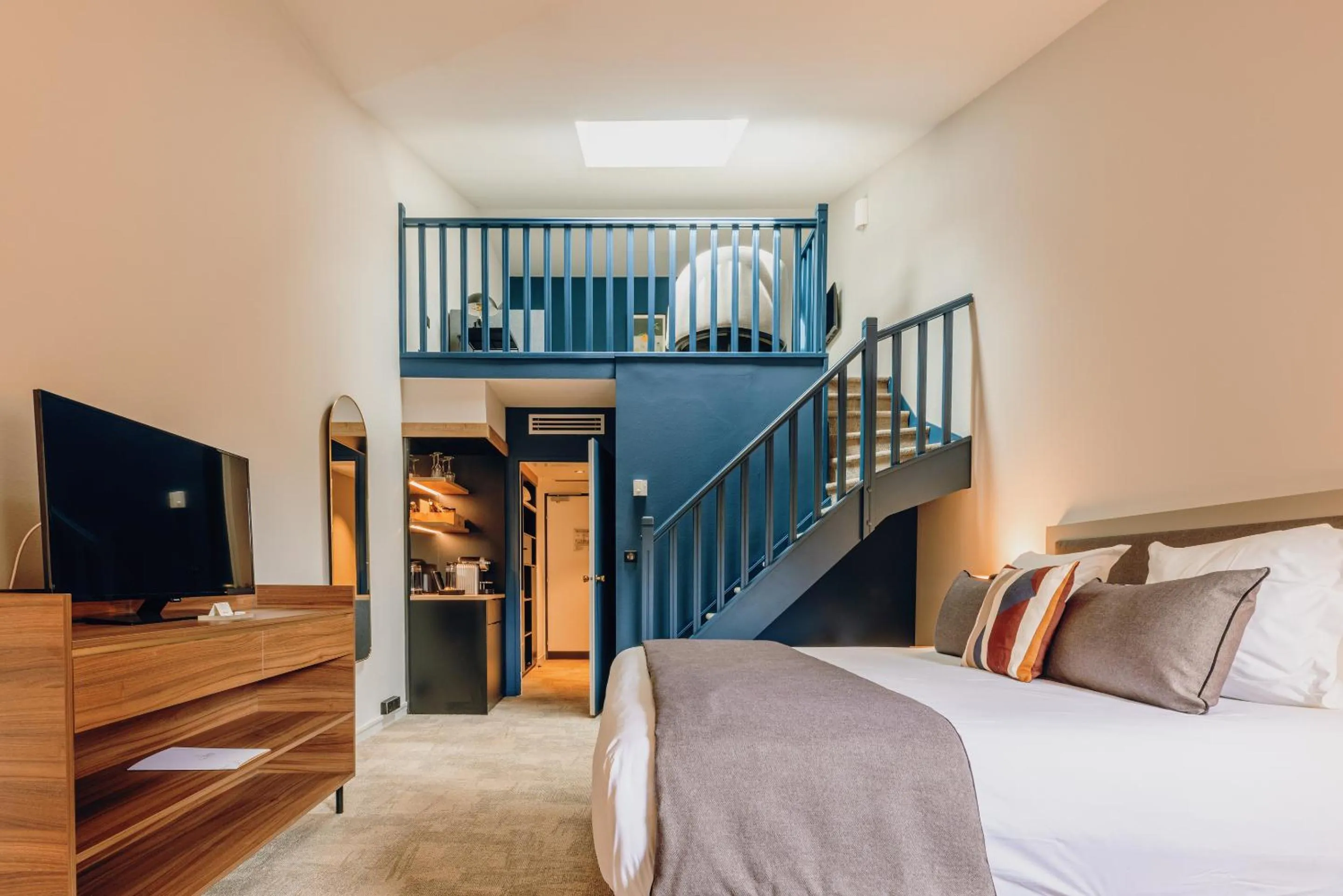 TV and multimedia, Bed in Cèdre Beaune, A Beauvallon Hotel & Spa