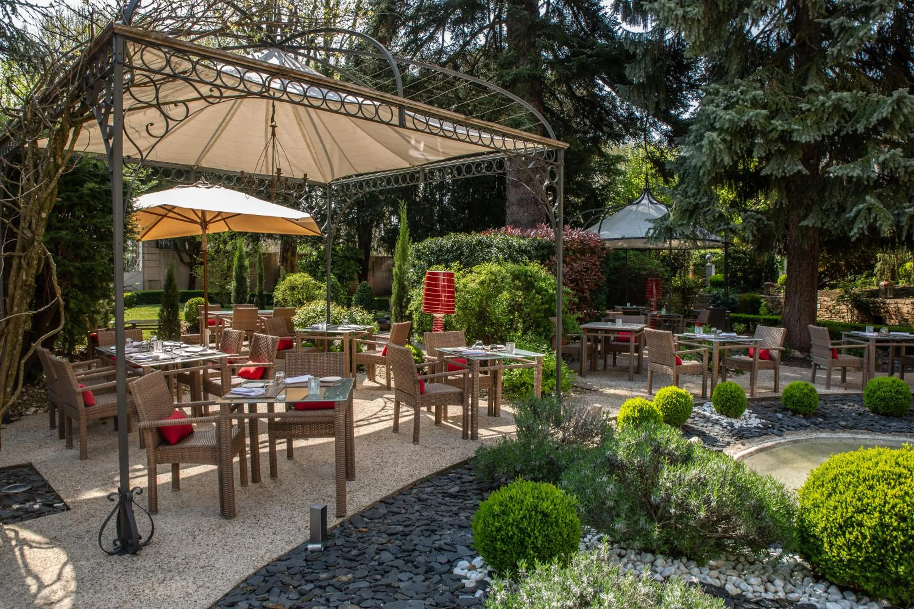 Patio in Cèdre Beaune, A Beauvallon Hotel & Spa