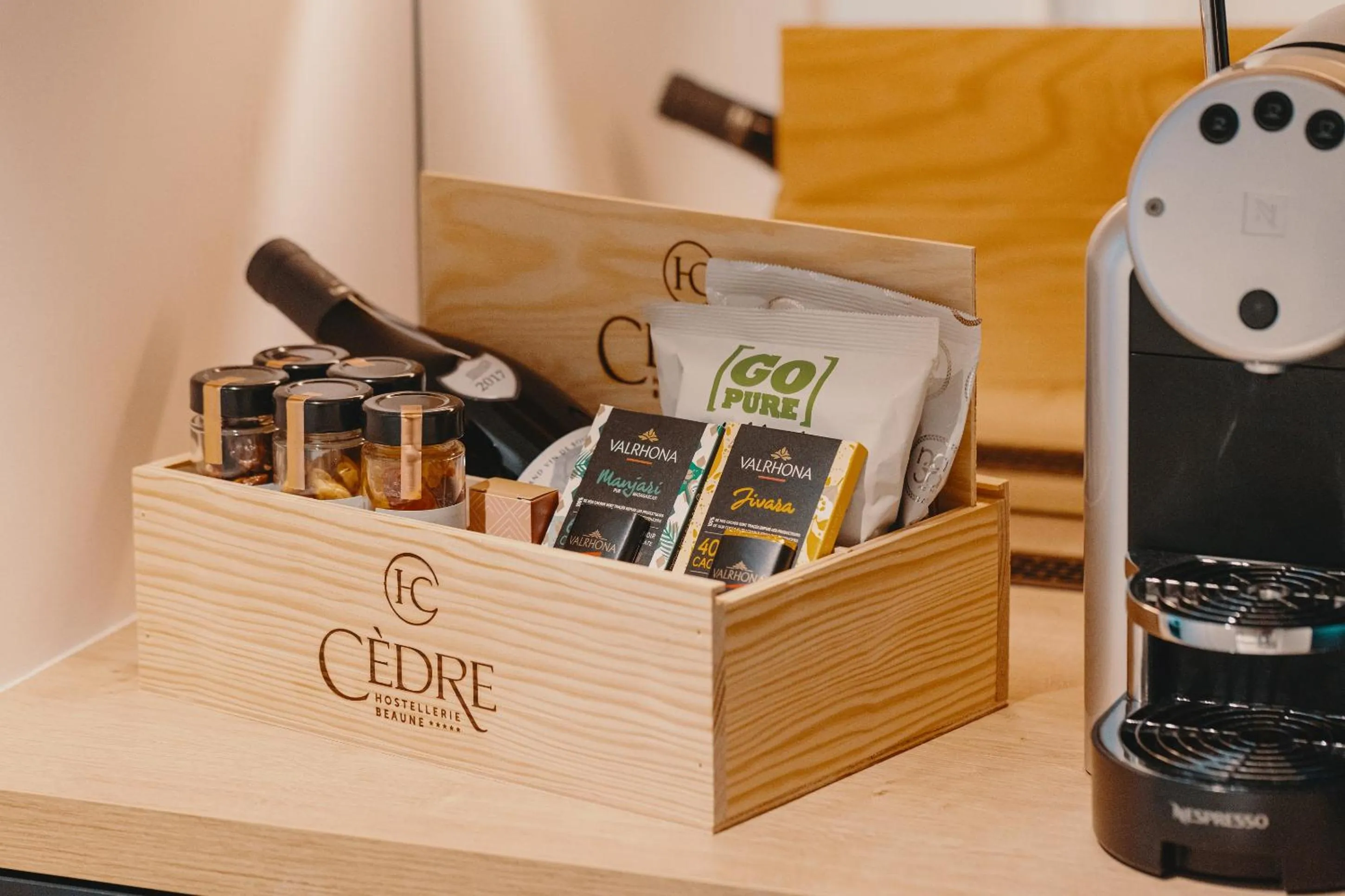 Coffee/tea facilities in Cèdre Beaune, A Beauvallon Hotel & Spa