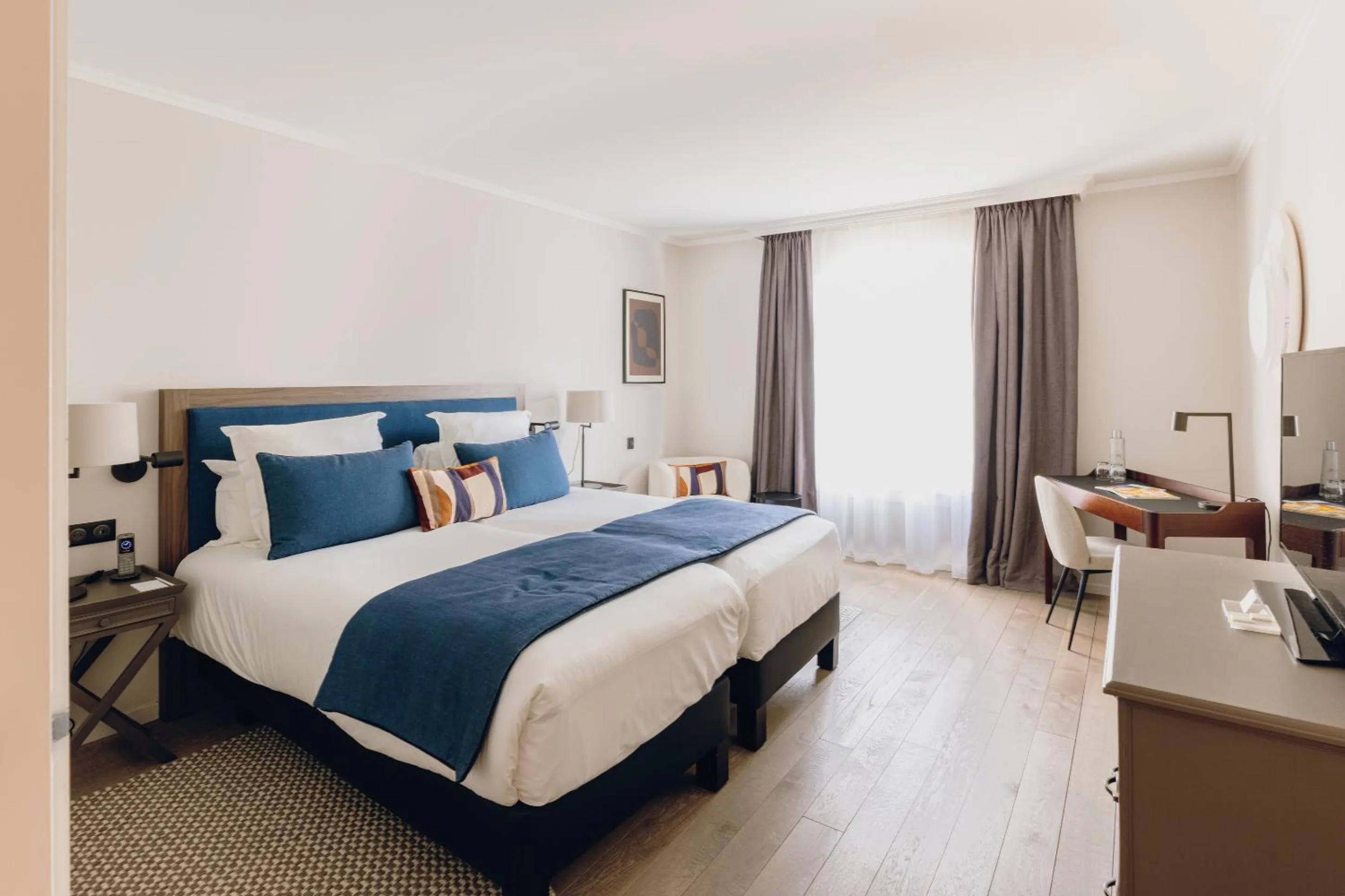 Photo of the whole room, Bed in Cèdre Beaune, A Beauvallon Hotel & Spa