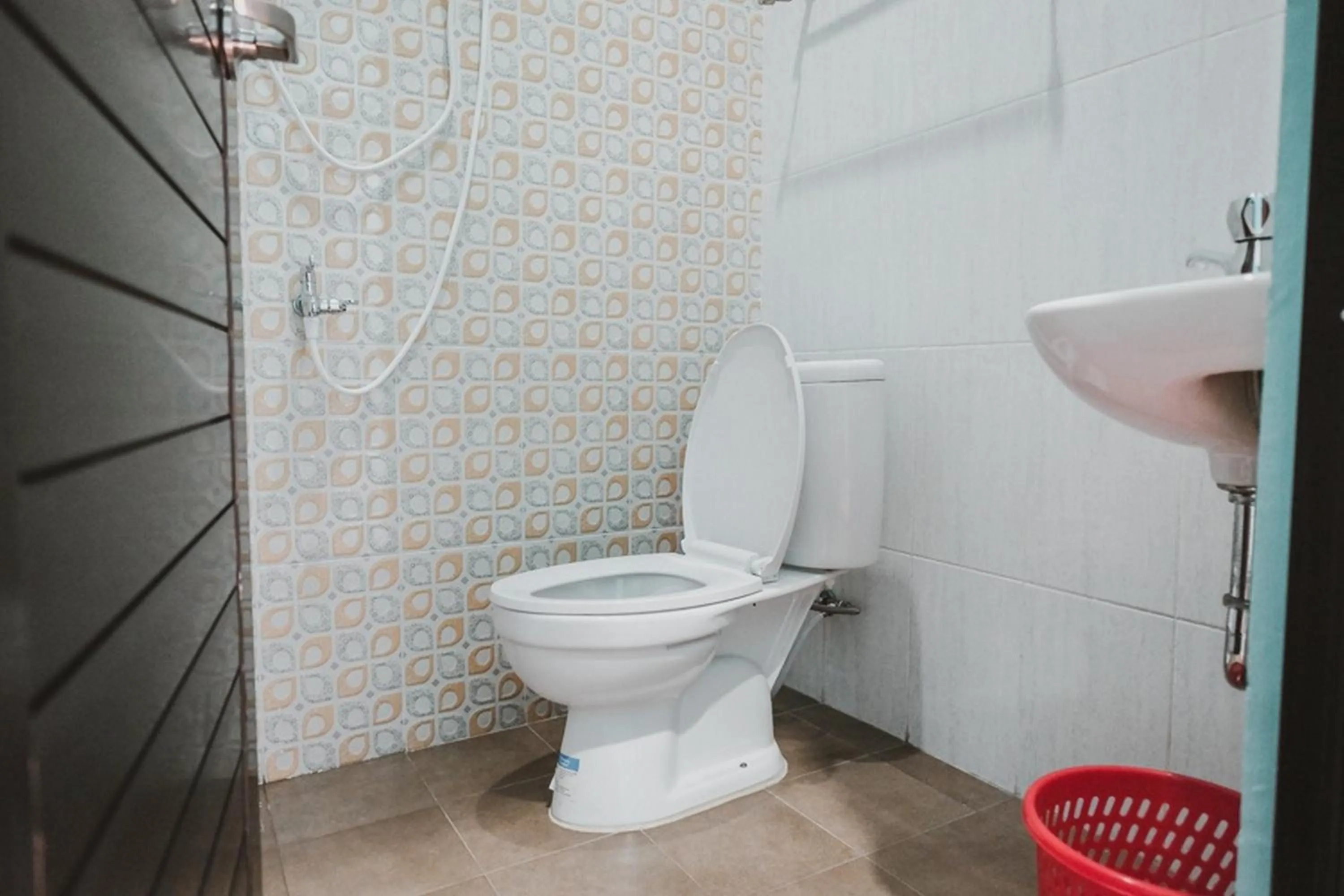 Bathroom in RedDoorz near RSUD Koja