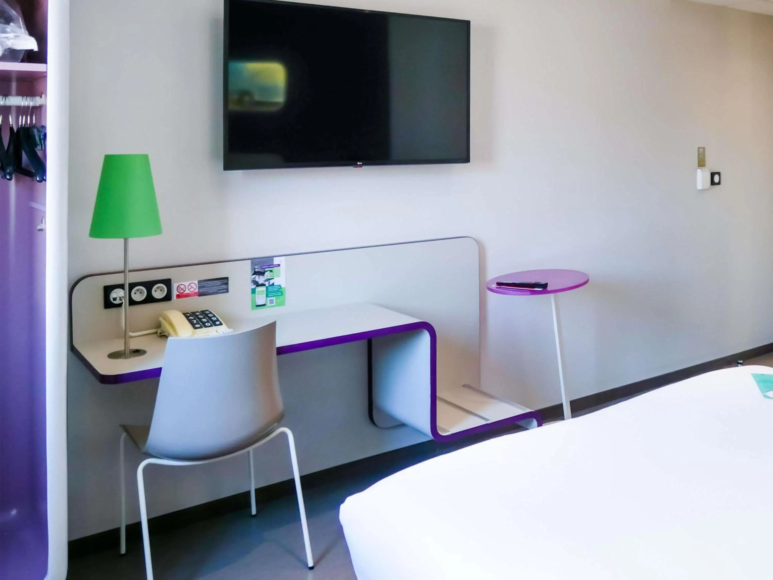 Bedroom, Bed in ibis Styles Montbéliard