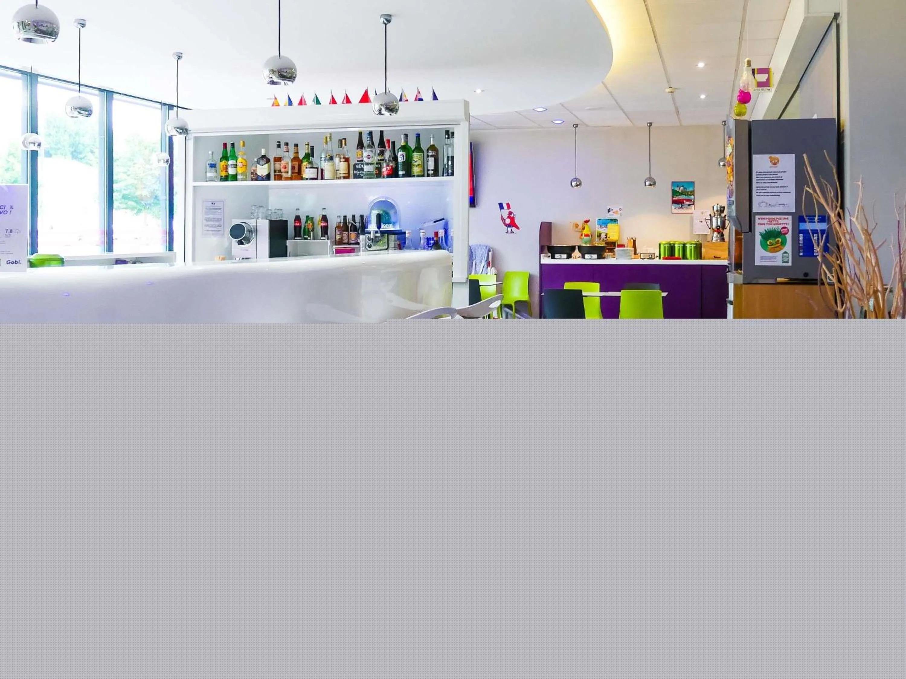 Lounge or bar in ibis Styles Montbéliard