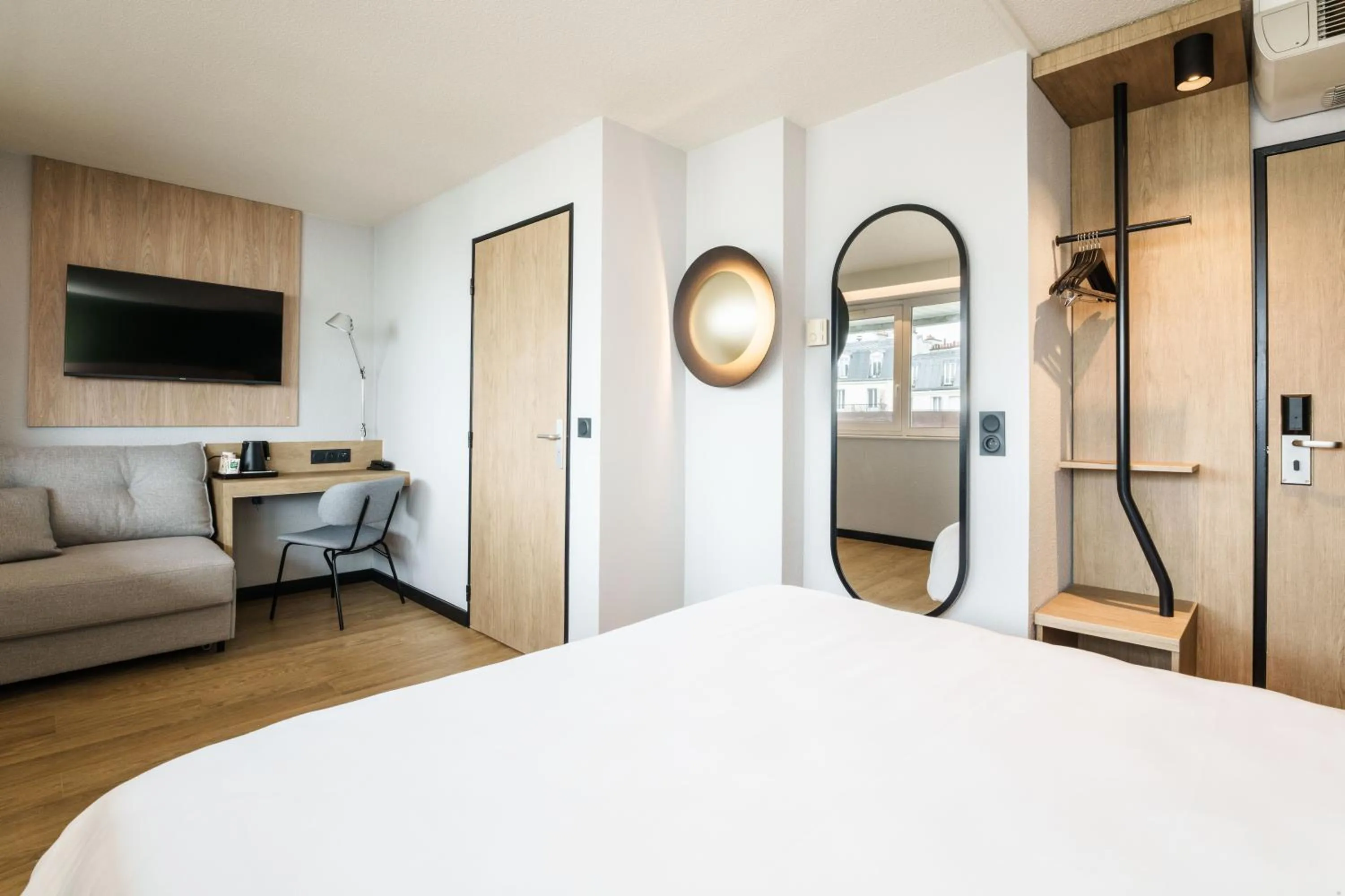 Bed in Campanile Blanc-Mesnil