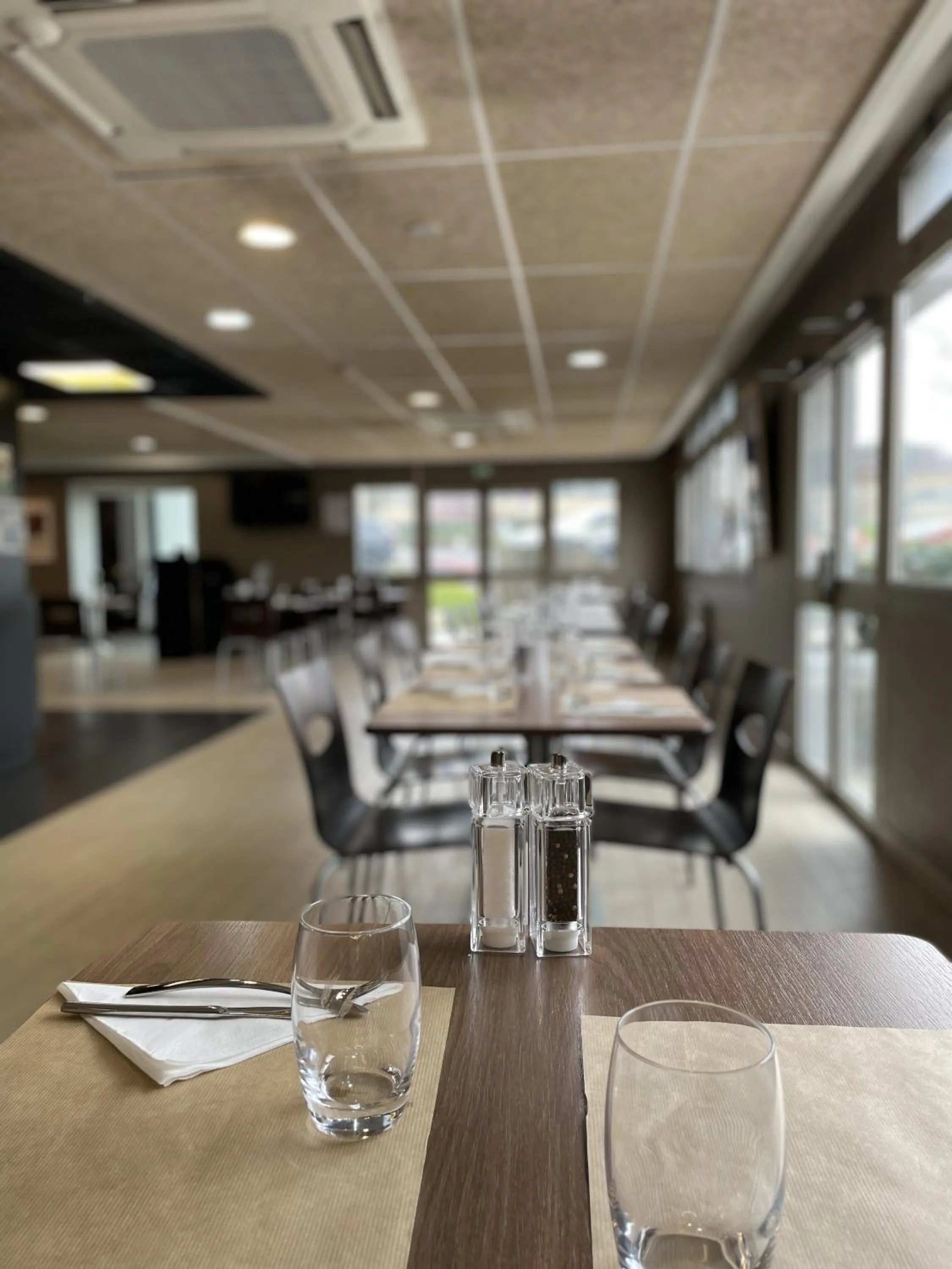 Restaurant/places to eat in Campanile Blanc-Mesnil