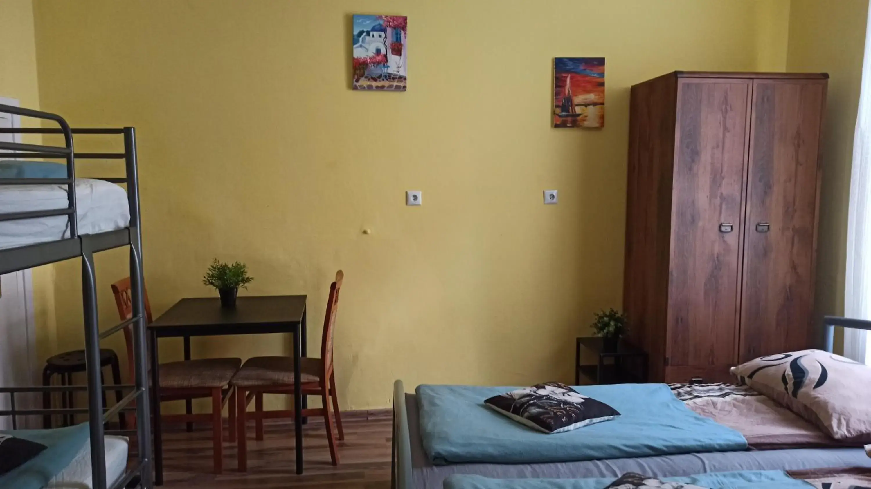 Quadruple Room with Shared Bathroom in Willa Retro Hostel & Garden Quadruple Room with Shared Bathroom in Willa Retro Hostel & Garden