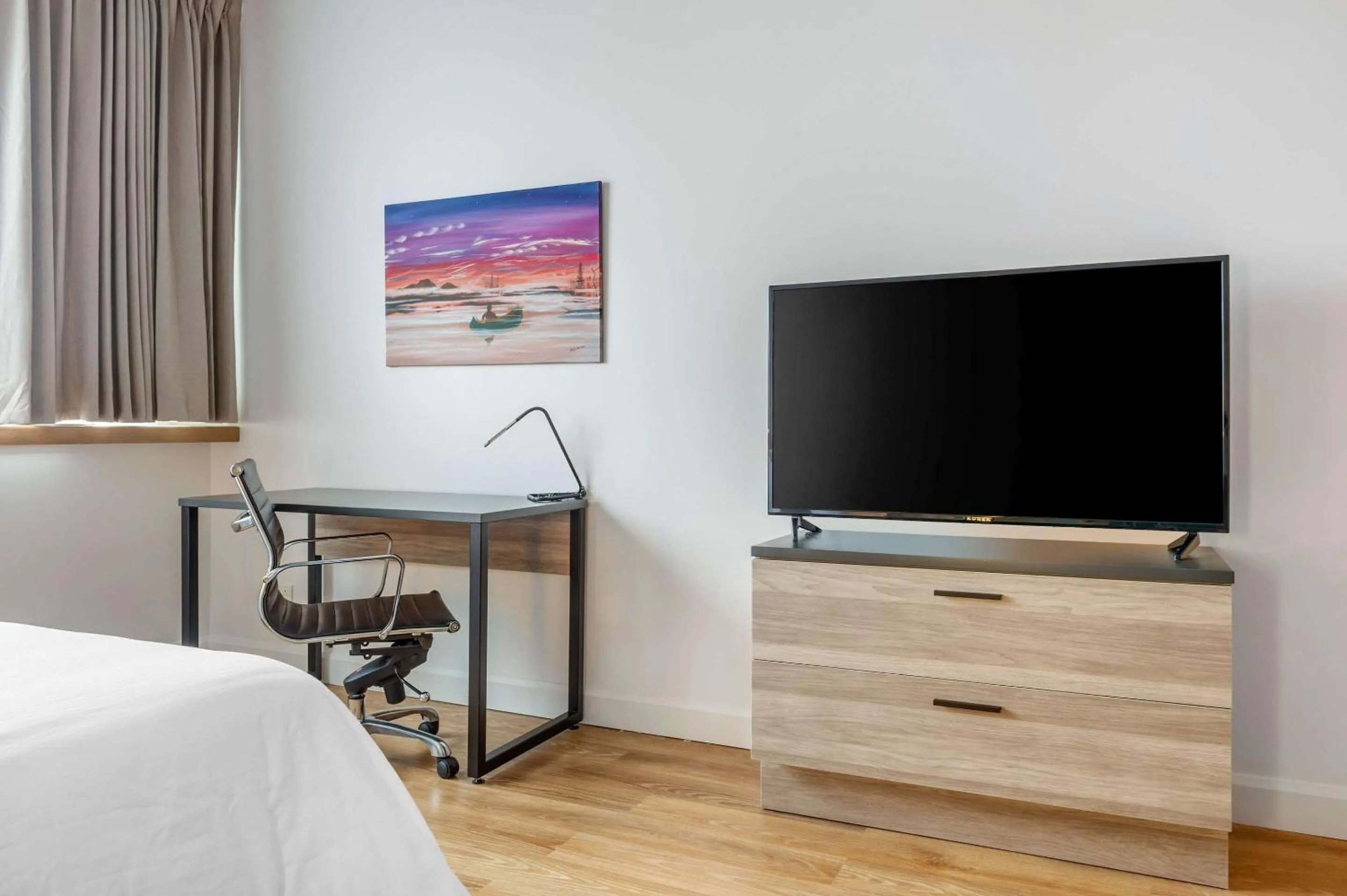 Photo of the whole room, Bed in Rodeway Inn