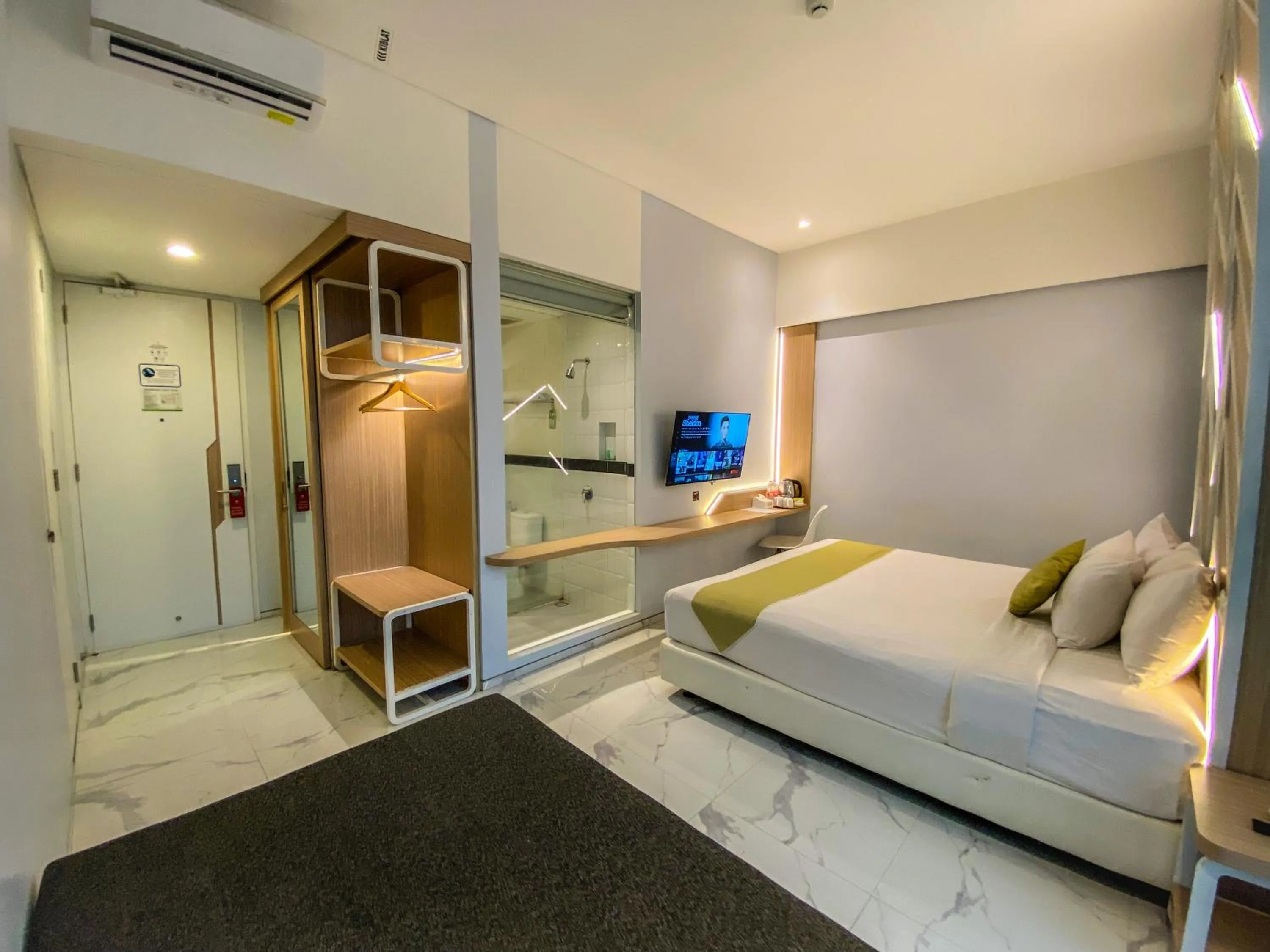 Bathroom, Bed in Facade Hotel by Azana