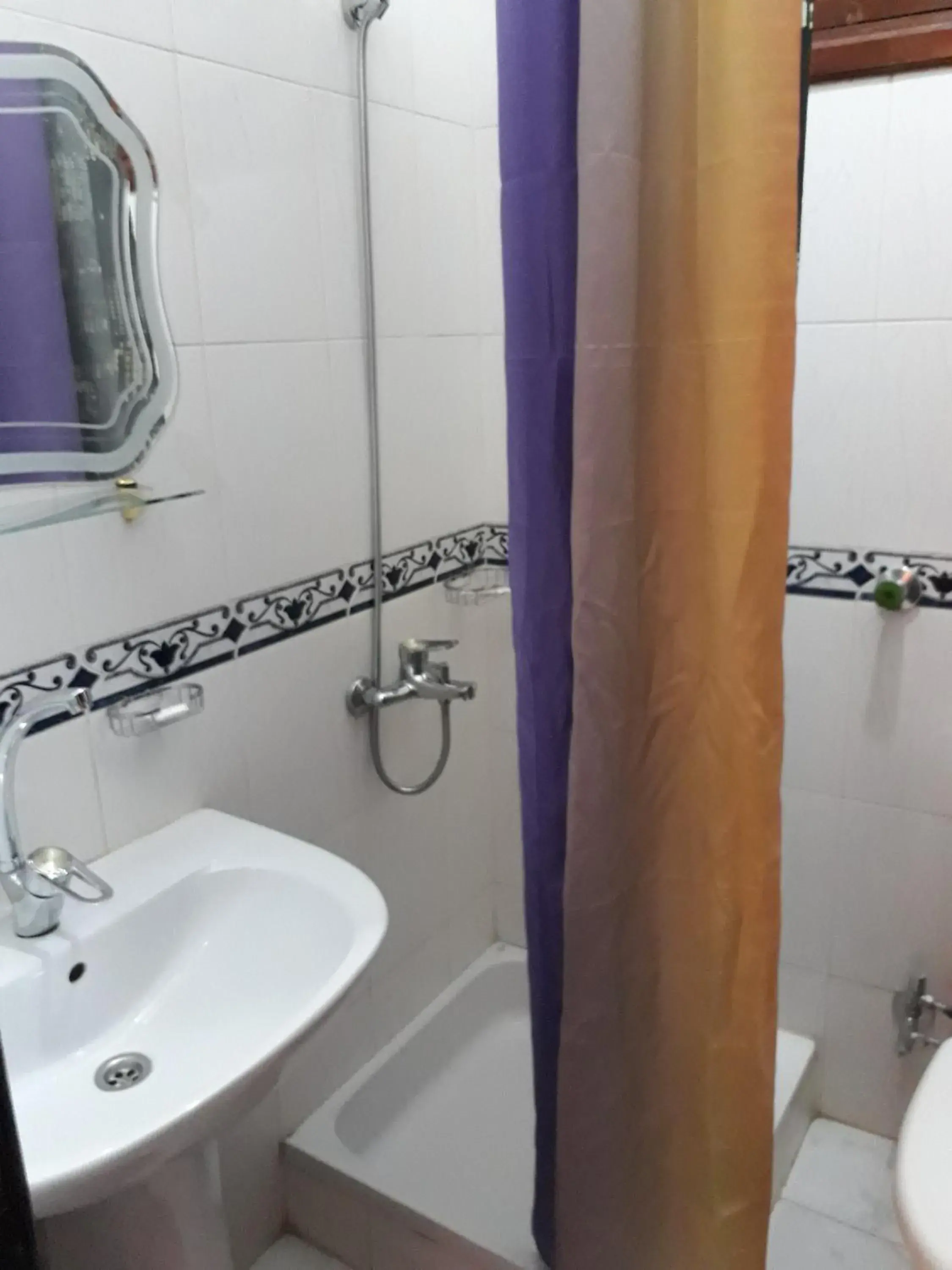 Triple Room in Al Hambra Hotel Triple Room in Al Hambra Hotel