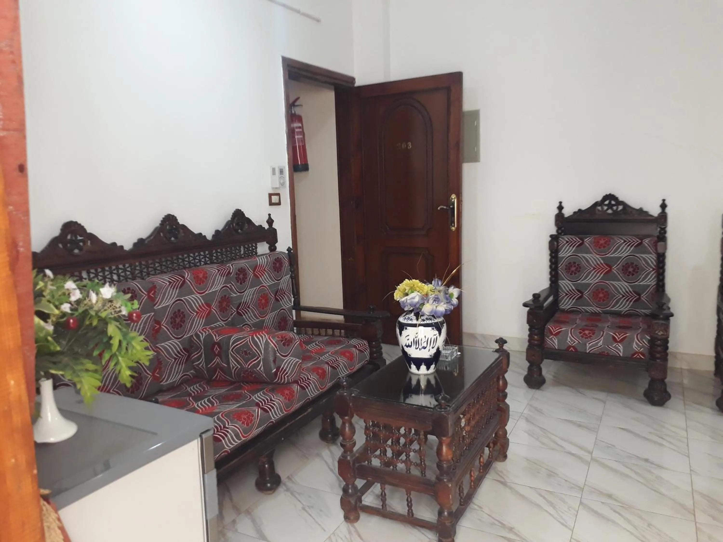 Living room in Al Hambra Hotel