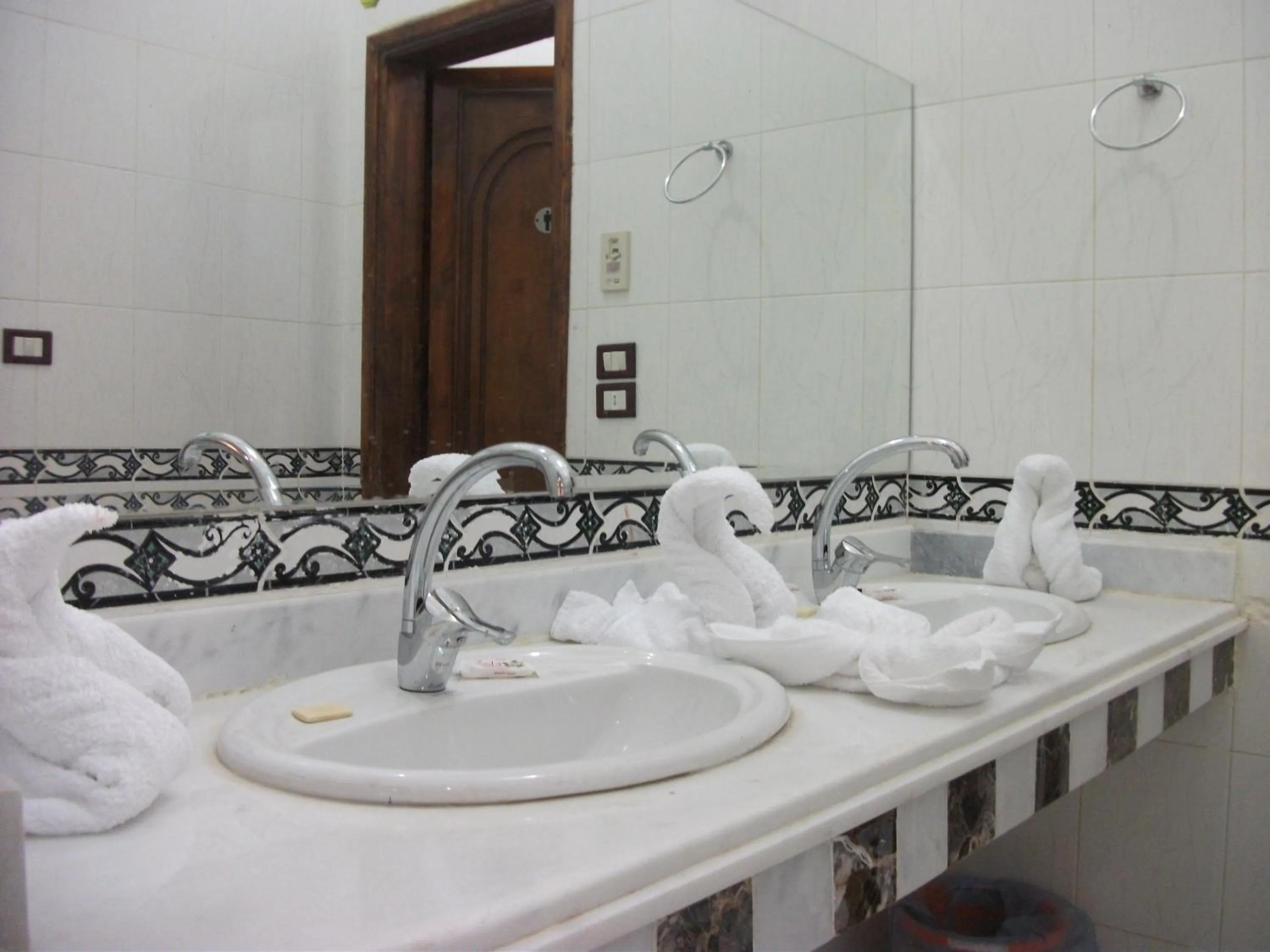 Bathroom in Al Hambra Hotel