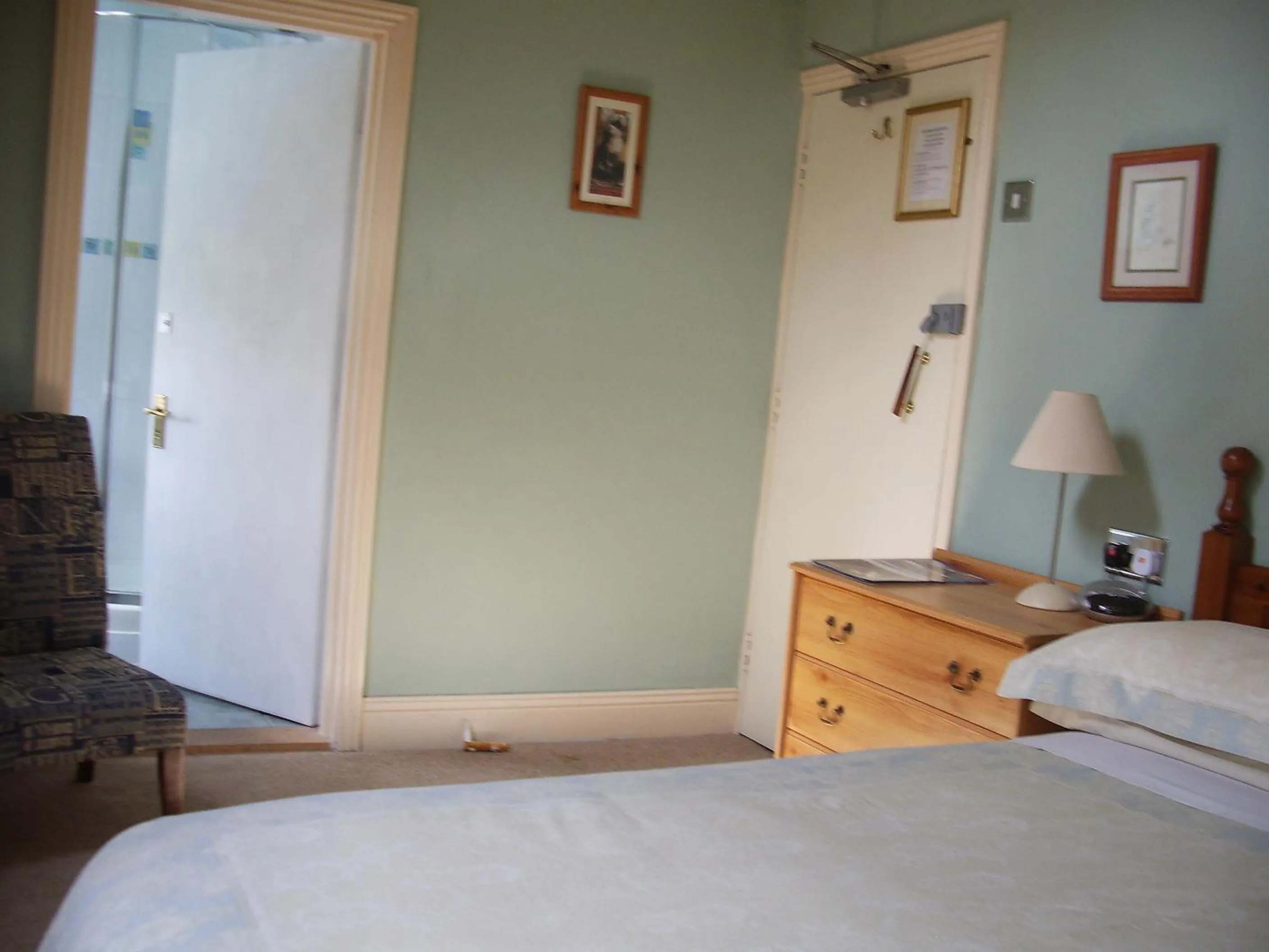 Photo of the whole room, Bed in Compton House