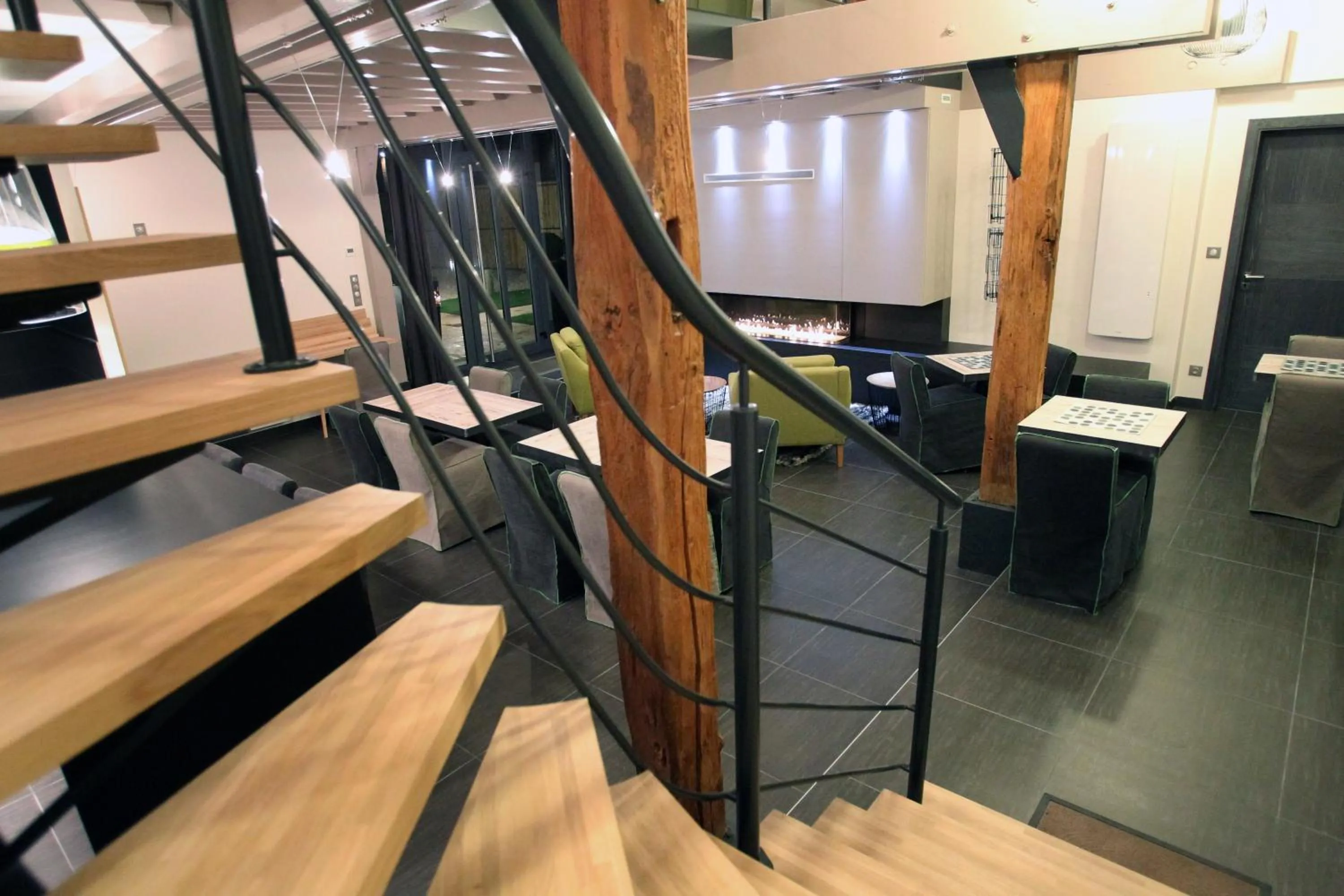 Lounge or bar in Aux 5 Sens