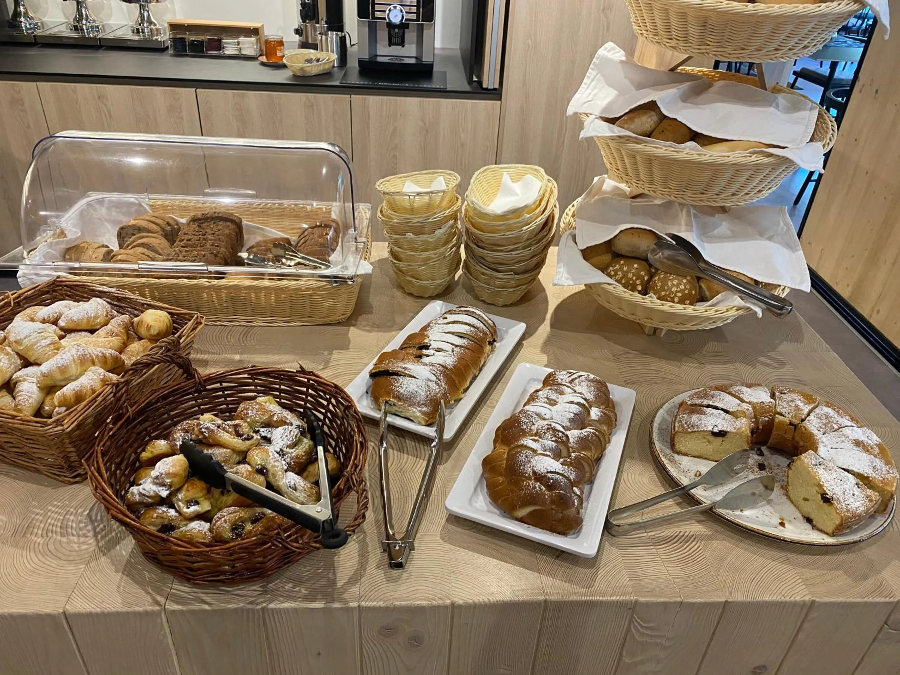 Breakfast in Apartmánový Hotel HREBIENOK RESORT