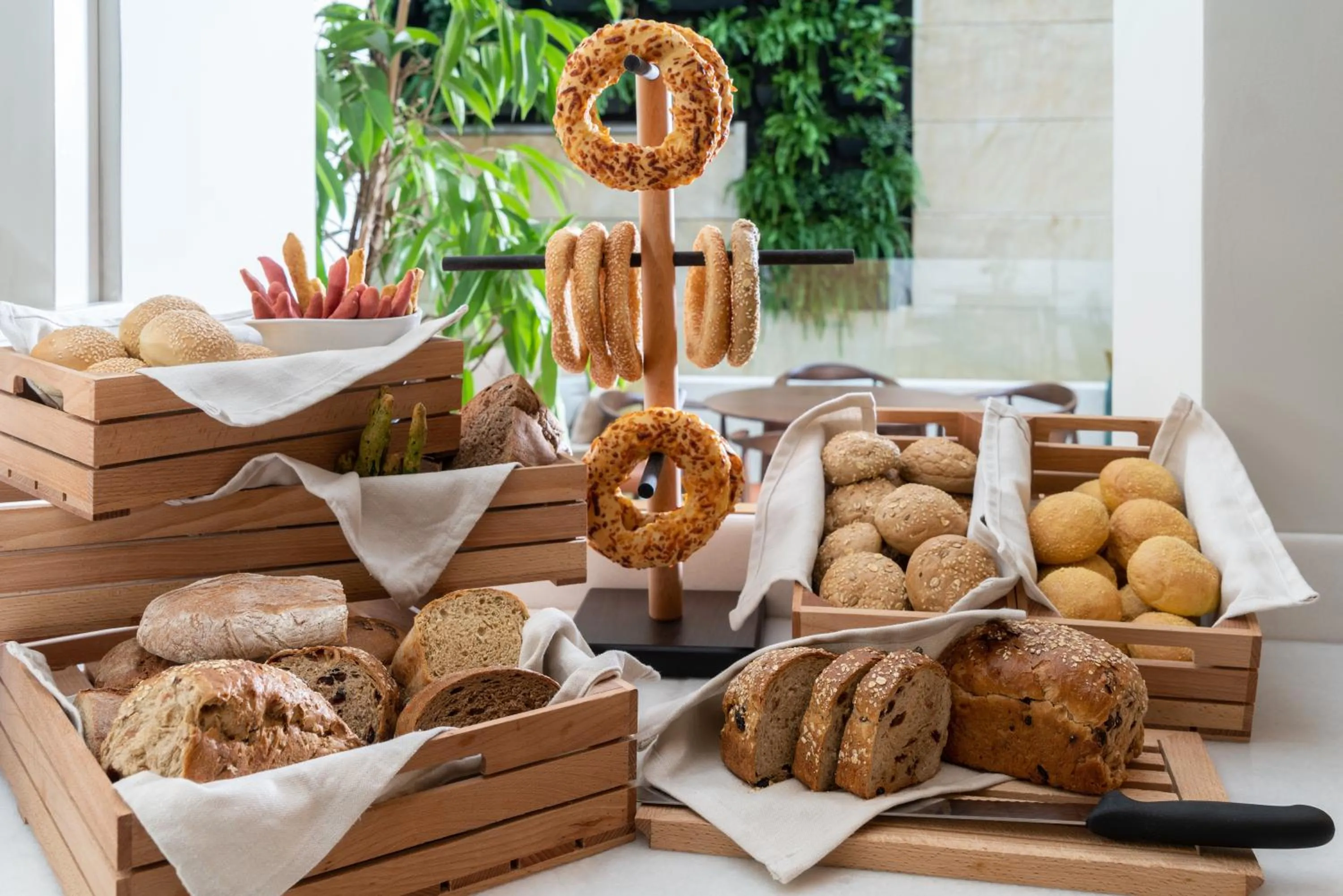 Restaurant/places to eat in Coco-mat Athens BC