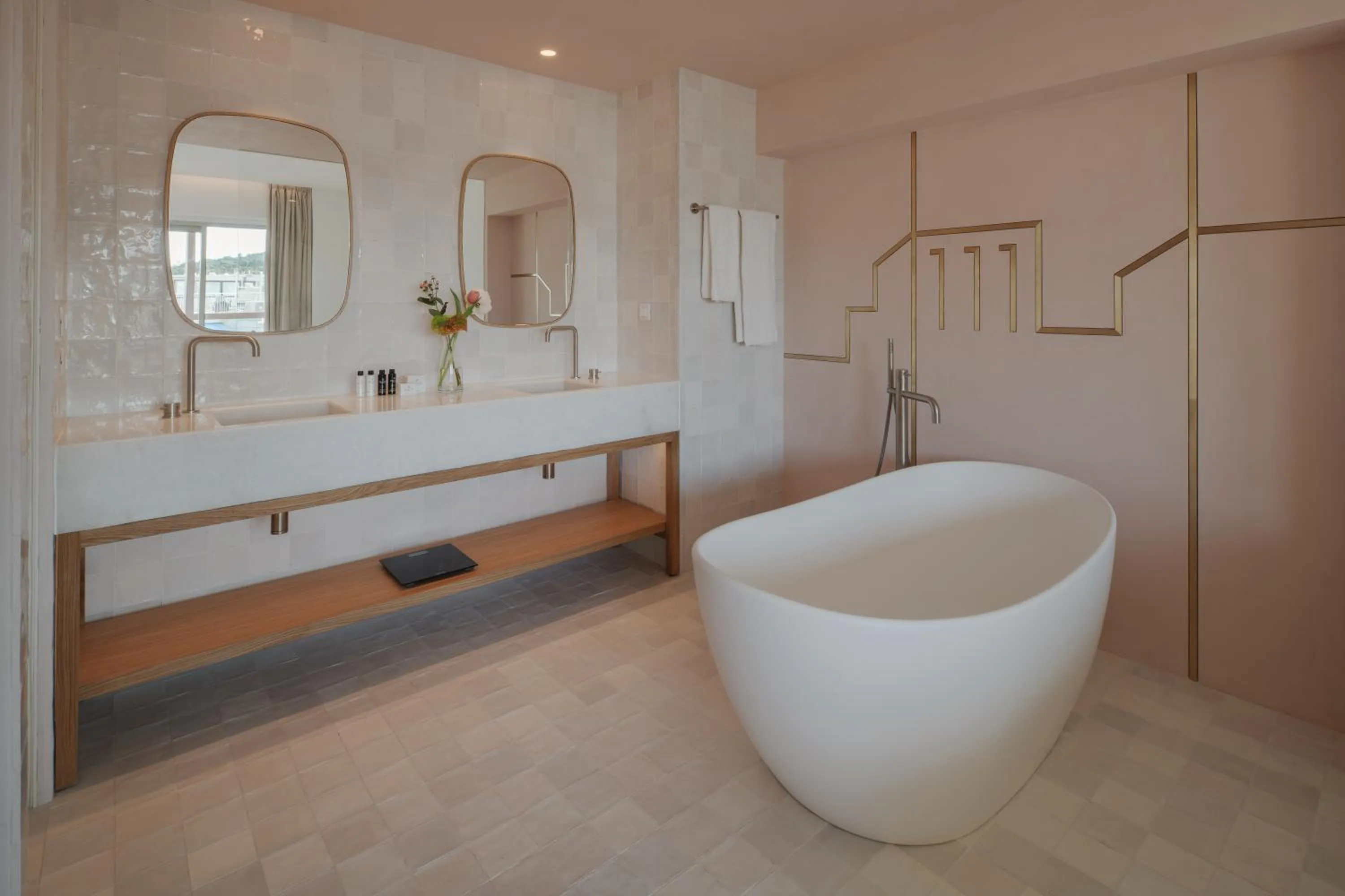 Bath in Coco-mat Athens BC