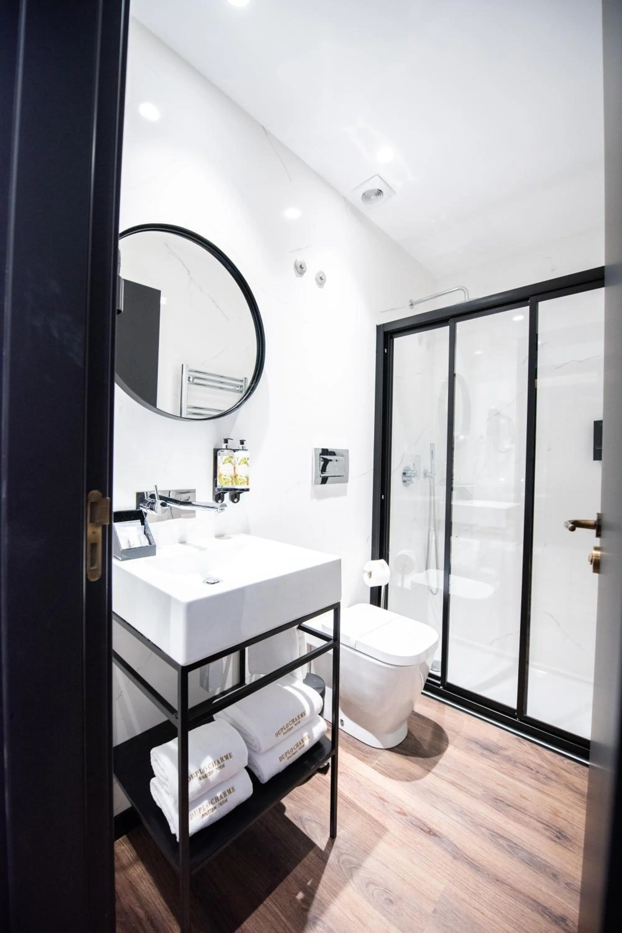 Bathroom, Bed in Duplo Charme Boutique Hotel