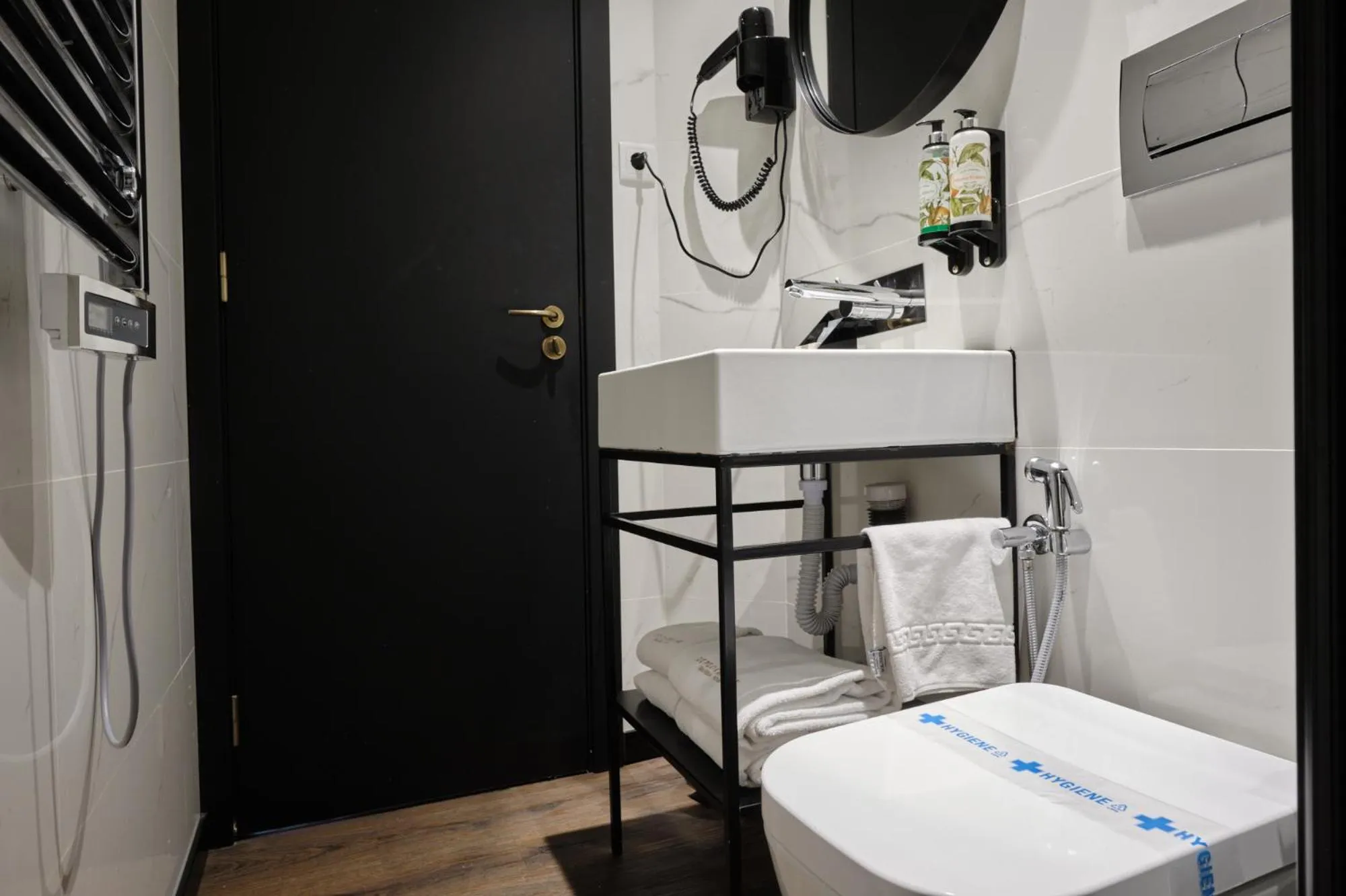 Bathroom, Bed in Duplo Charme Boutique Hotel