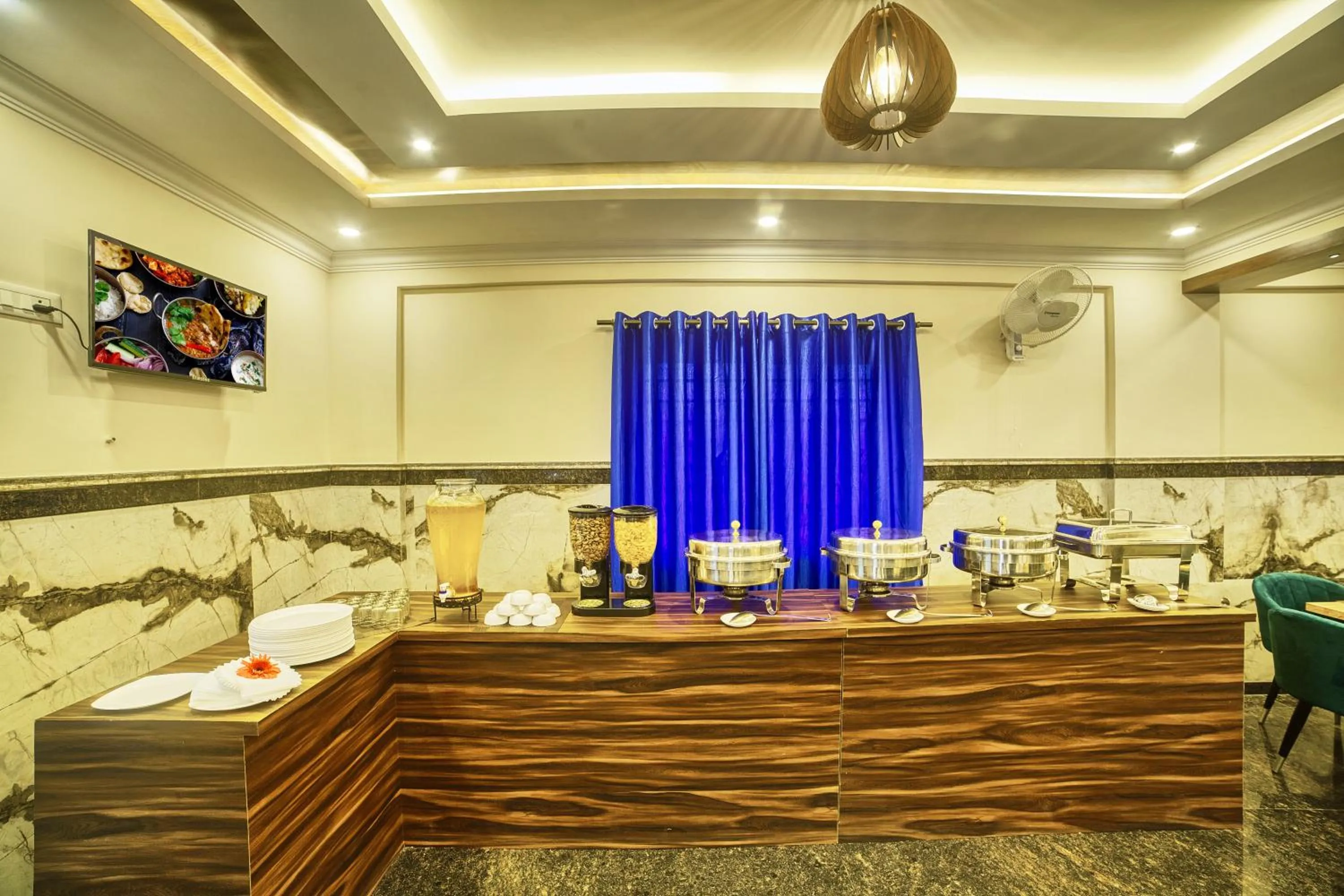 Restaurant/places to eat in SM Royal Suites - Hotel near Kempegowda international Airport Bangalore