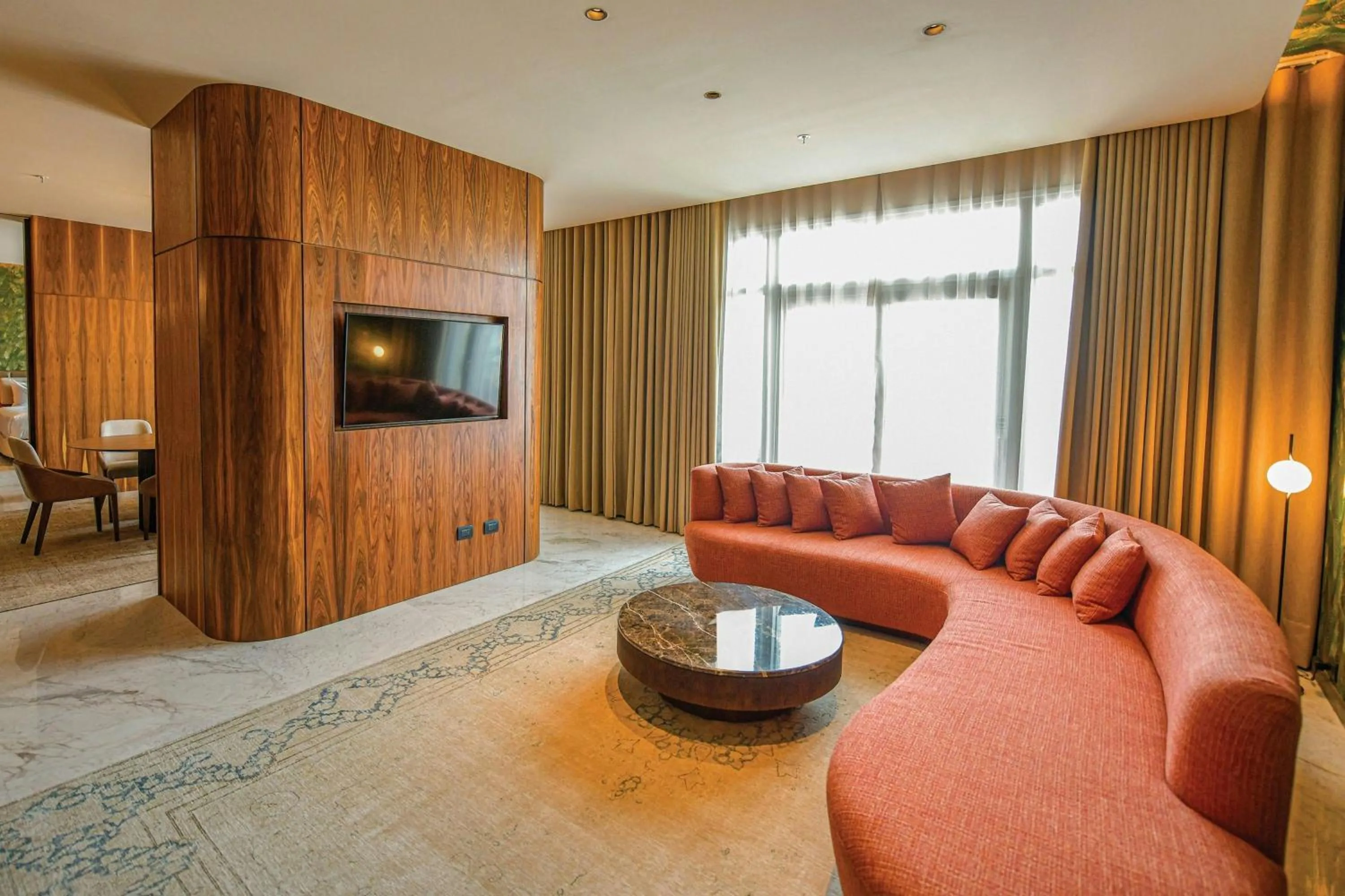 Lounge or bar in Los Tajibos, Santa Cruz de la Sierra, a Tribute Portfolio Hotel