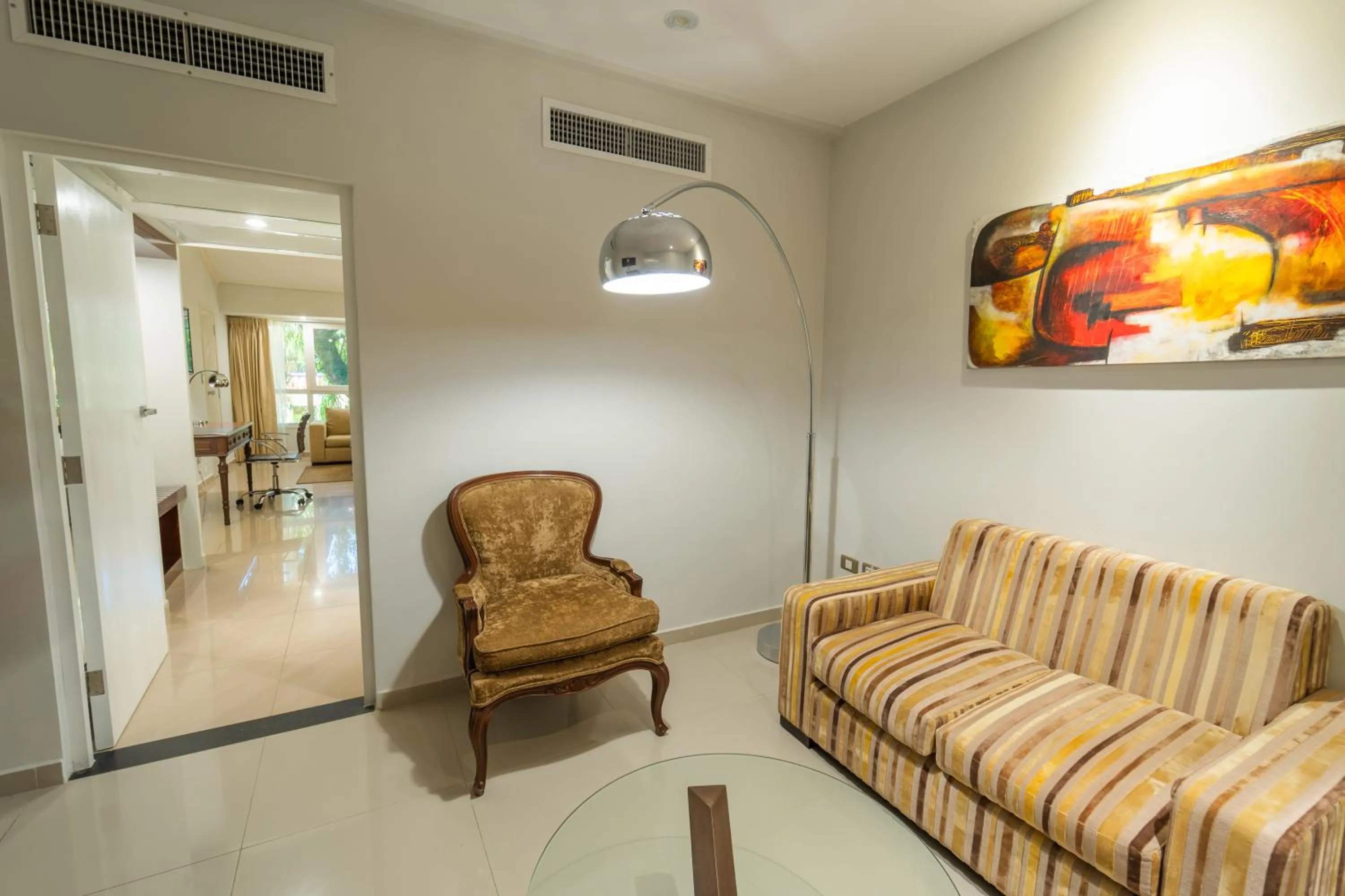 TV and multimedia in Los Tajibos, Santa Cruz de la Sierra, a Tribute Portfolio Hotel