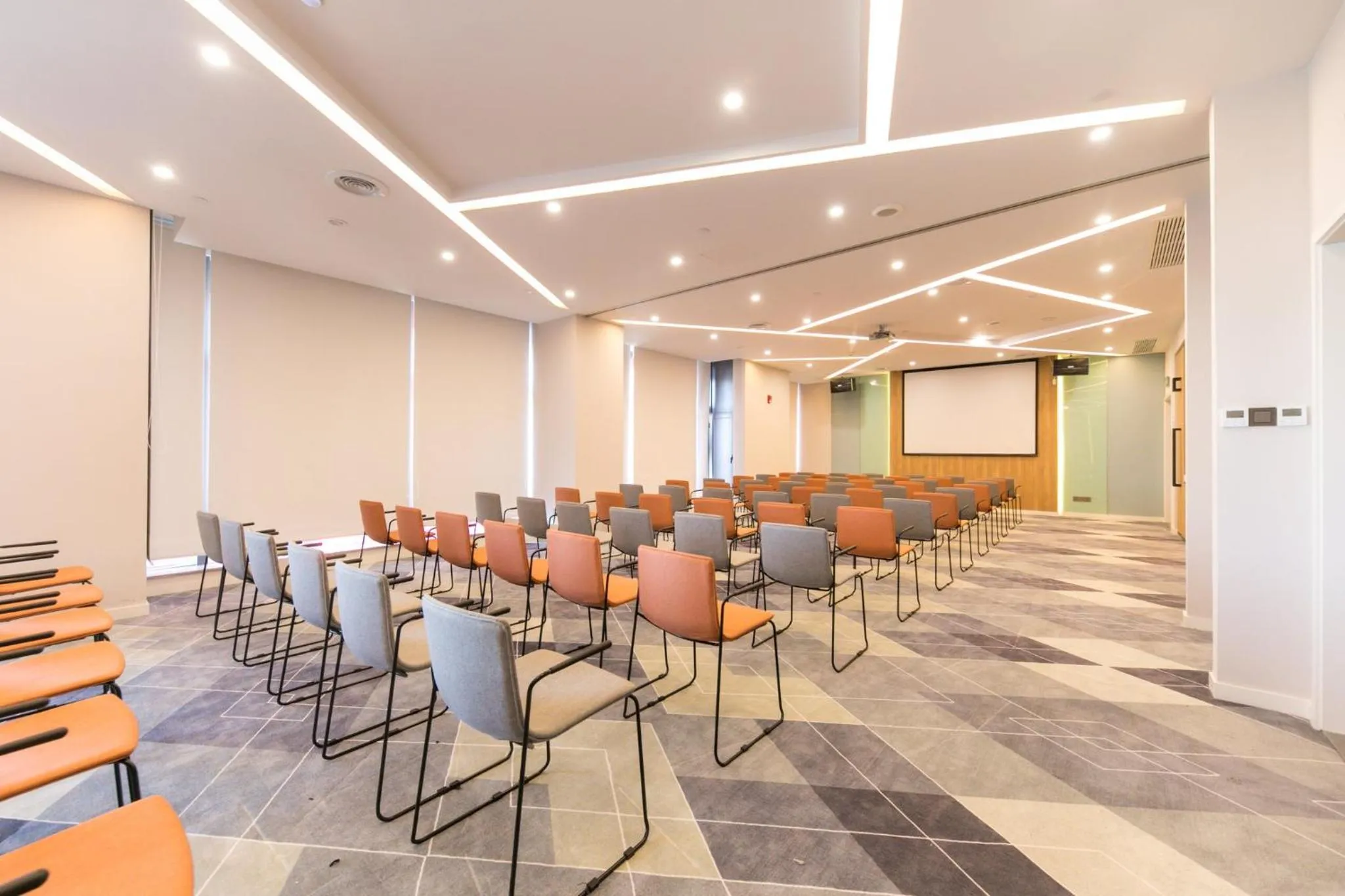 Meeting/conference room in Holiday Inn Express Shanghai Tangzhen, an IHG Hotel
