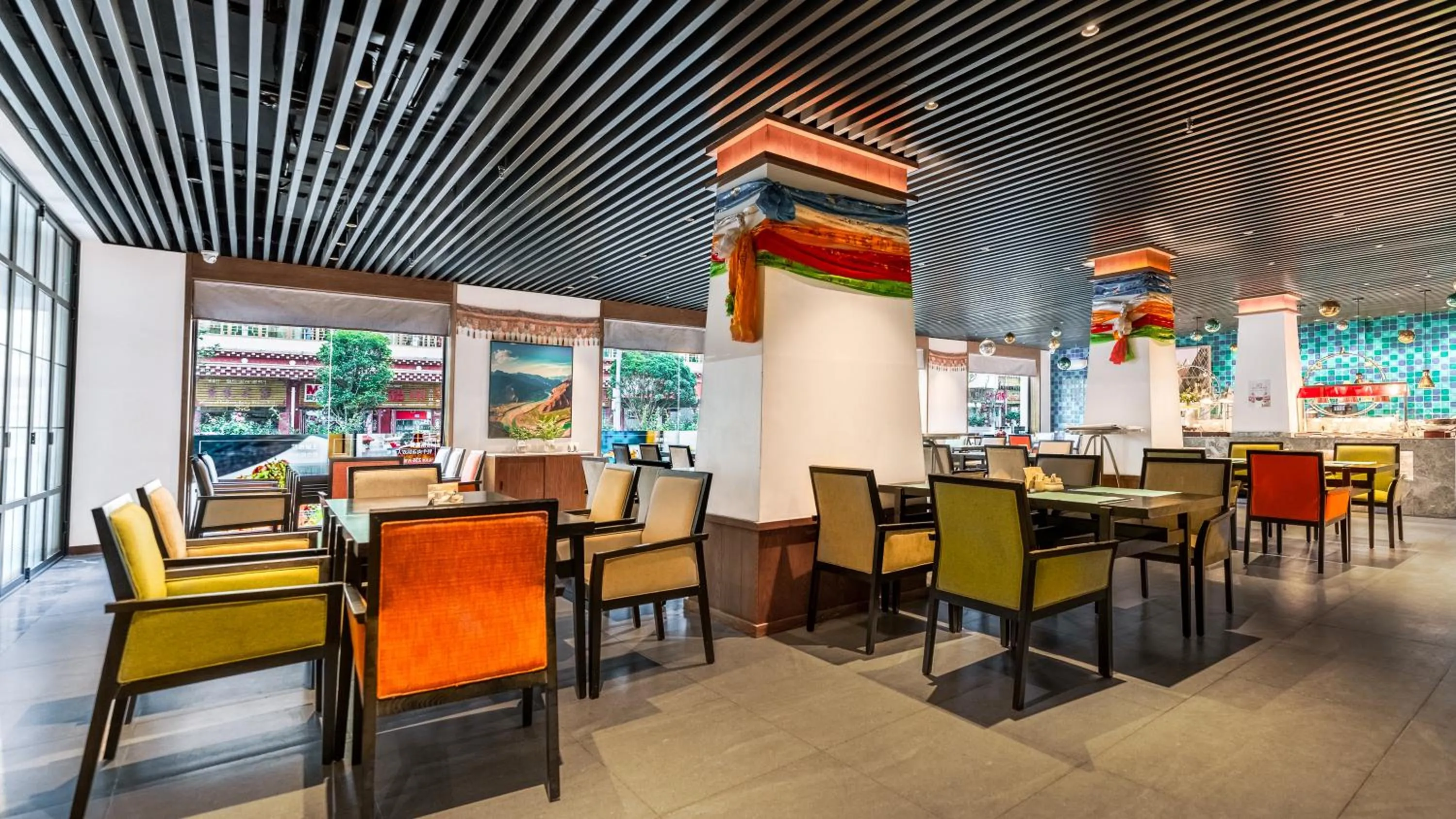 Restaurant/places to eat in Holiday Inn Batang by IHG