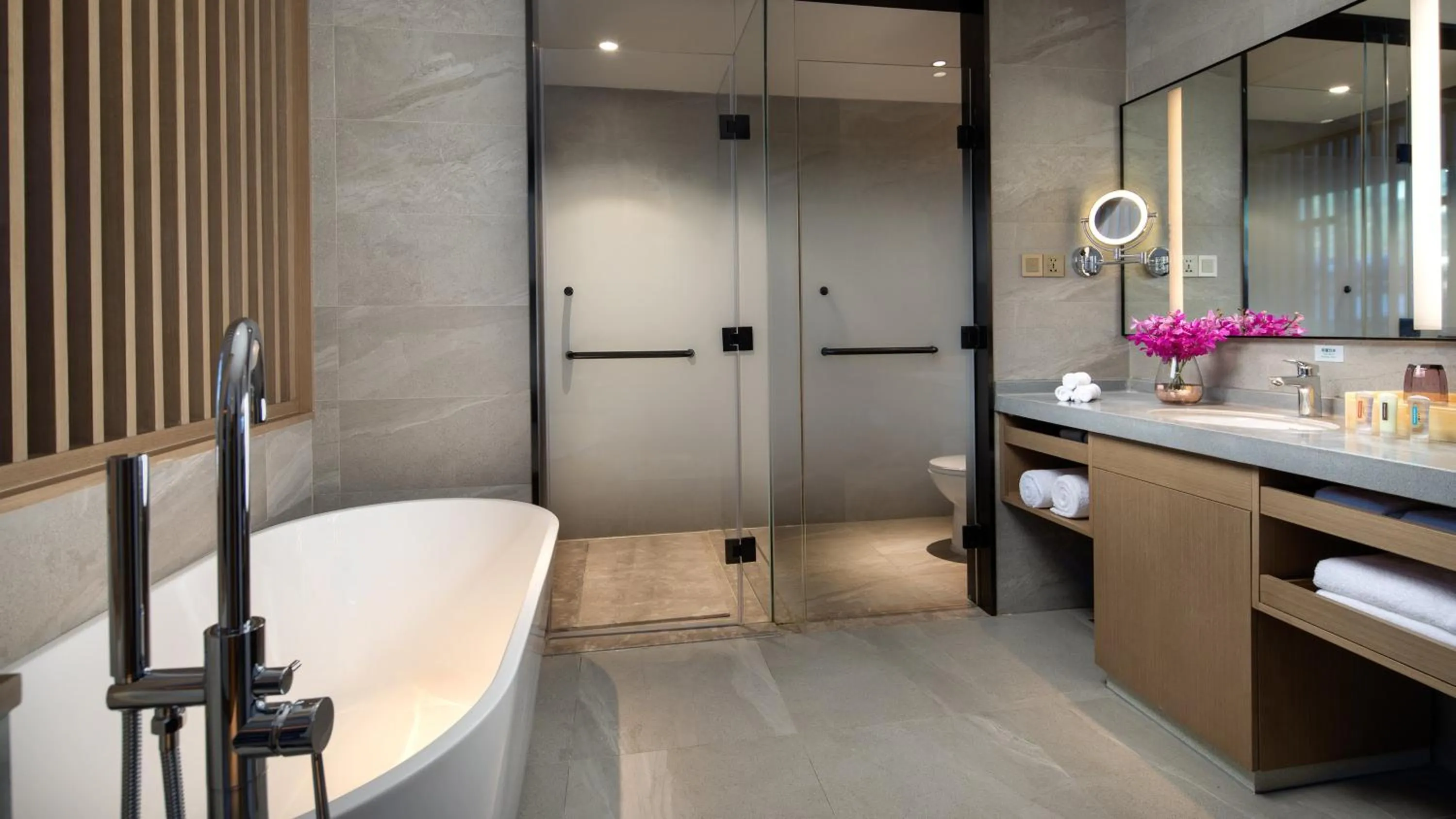 Bathroom in Holiday Inn Batang by IHG