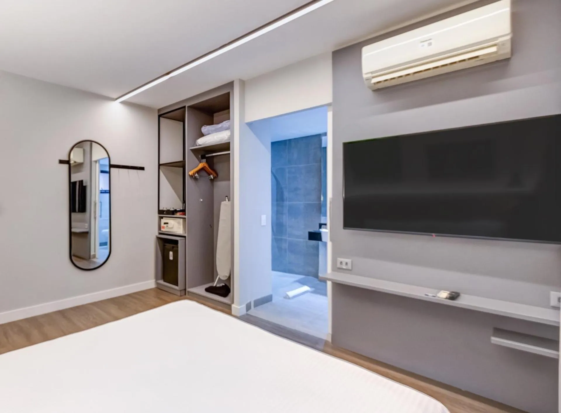 TV and multimedia, Bed in Double Tree by Hilton São Paulo Itaim