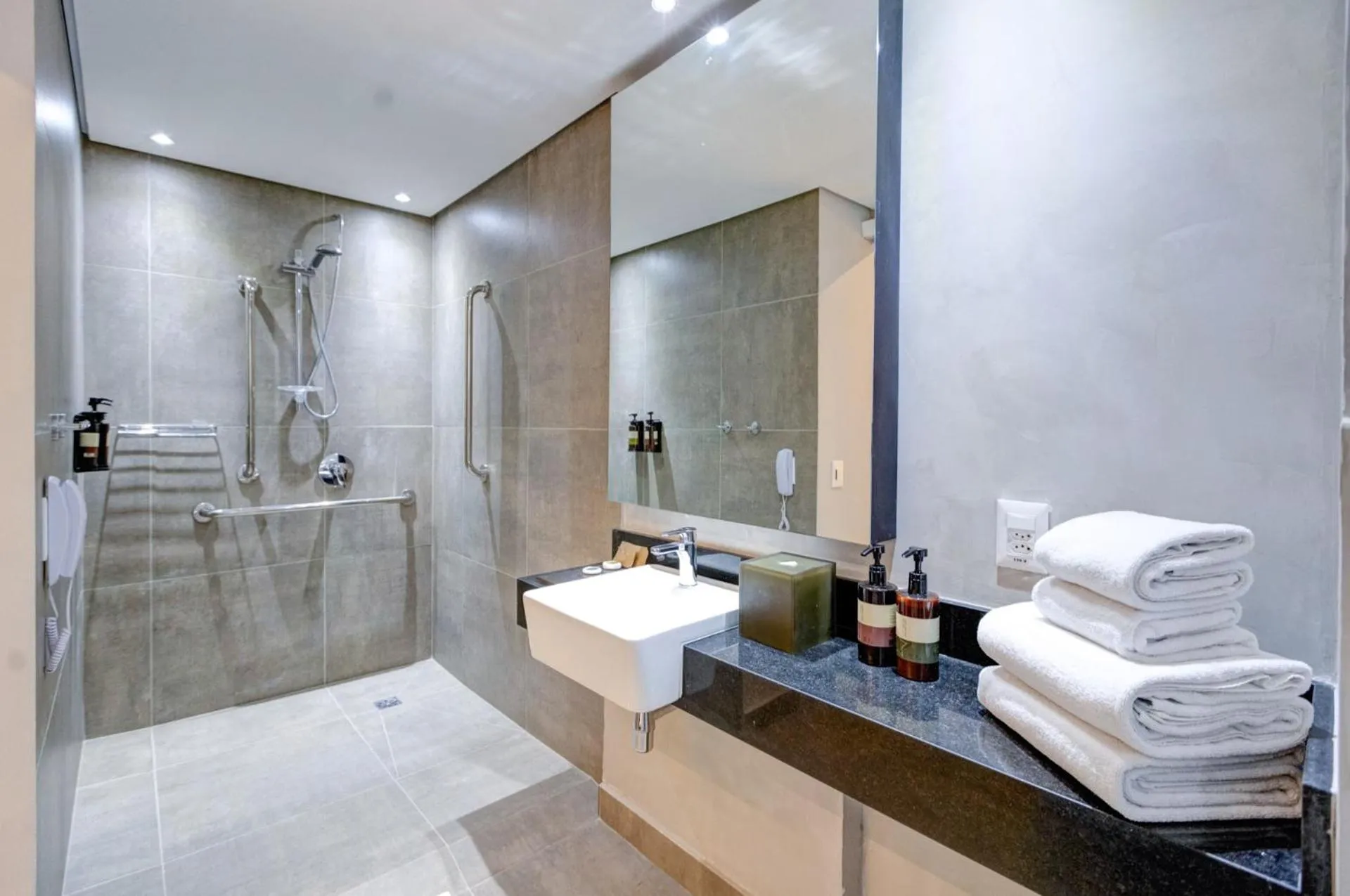 Shower in Double Tree by Hilton São Paulo Itaim