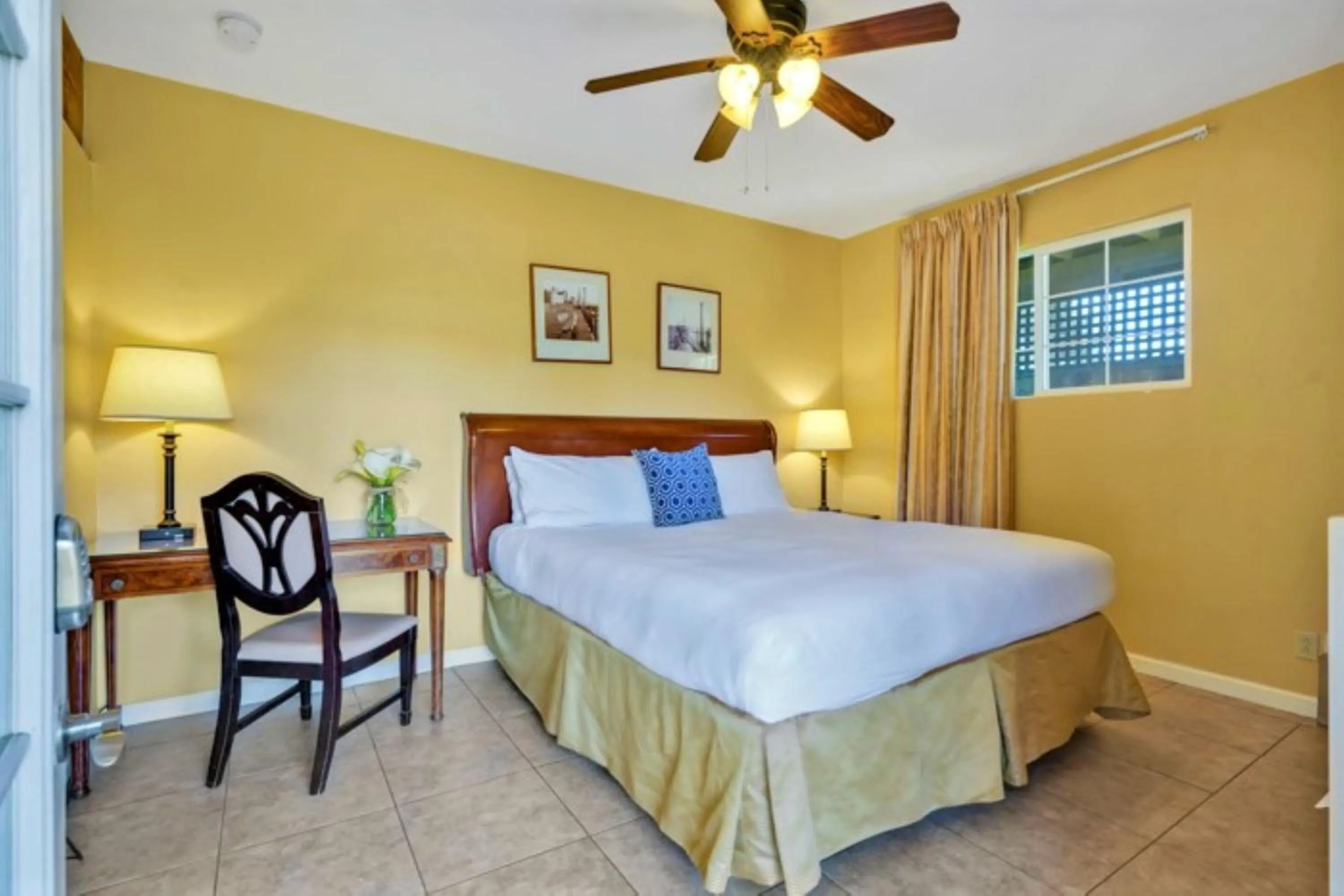 Bedroom, Bed in Bodega Bay Inn